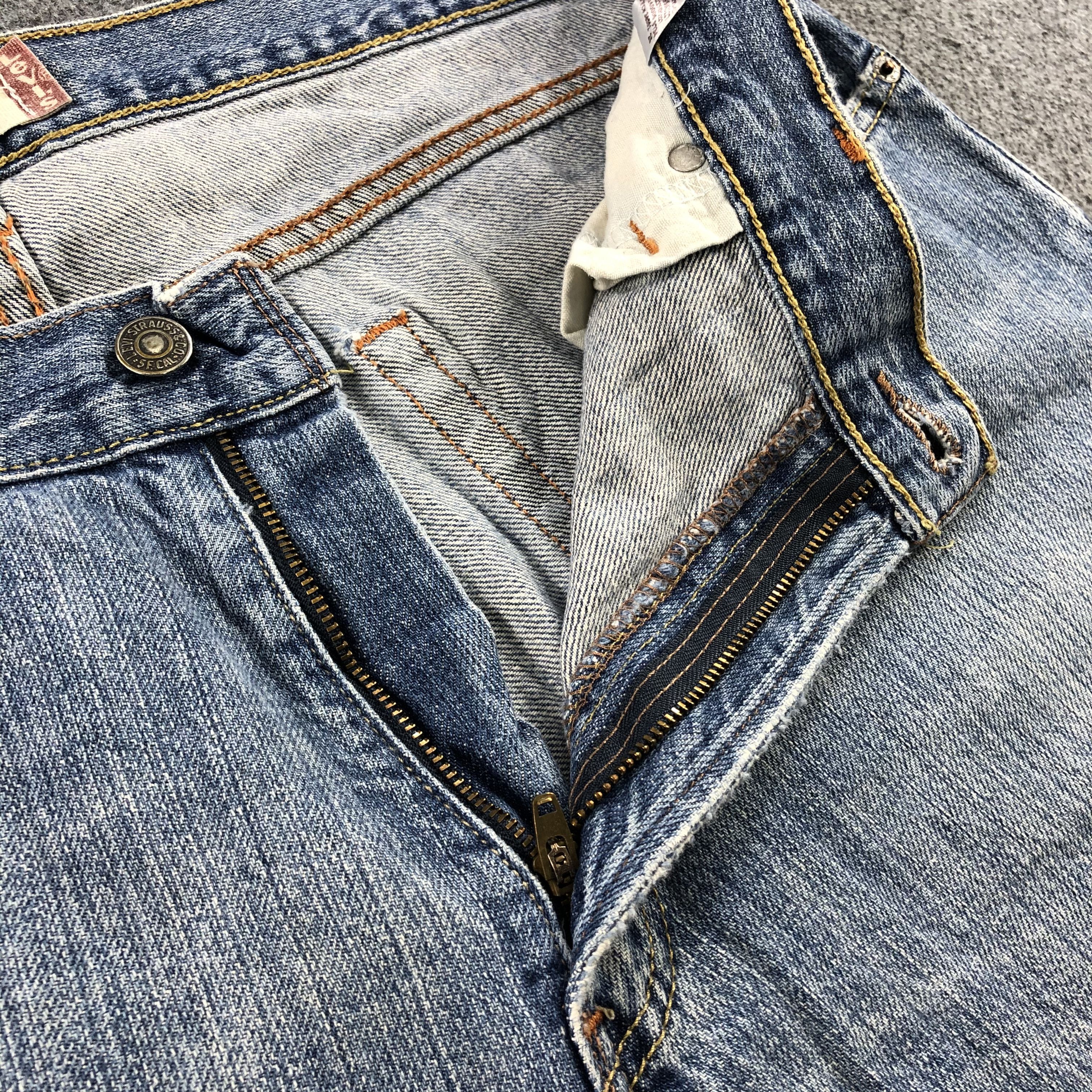 Levi's Vintage Blue Wash Levis 514 Jeans-J1557 Size US 37 - 10 Thumbnail