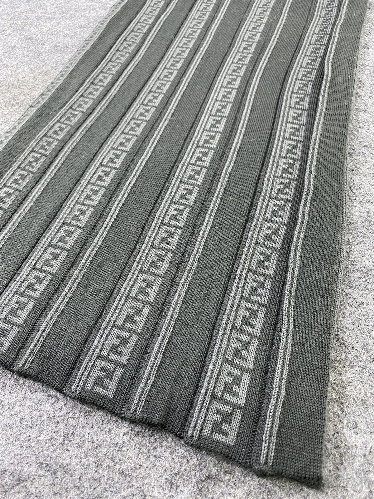 Fendi Fendi Scarf / Muffler / Neckwear - T1260 Size ONE SIZE - 5 Thumbnail