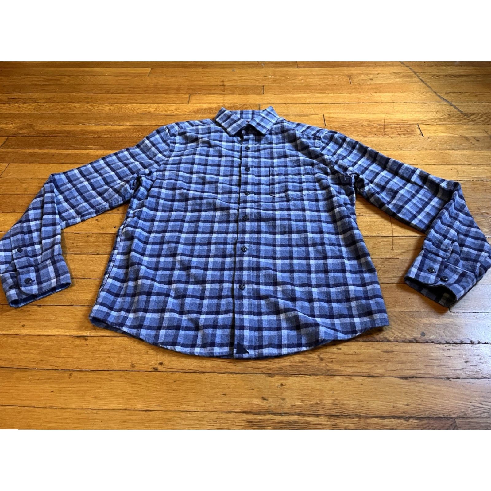 UNTUCKit UNTUCKit Shirt Slim Fit Plaid Flannel 2 Pack Men’s Medium Multicolor Casual Shirt Mens Medium Multicolor Plaid Flannel Shirt Untuckit Size US M / EU 48-50 / 2 - 3 Thumbnail