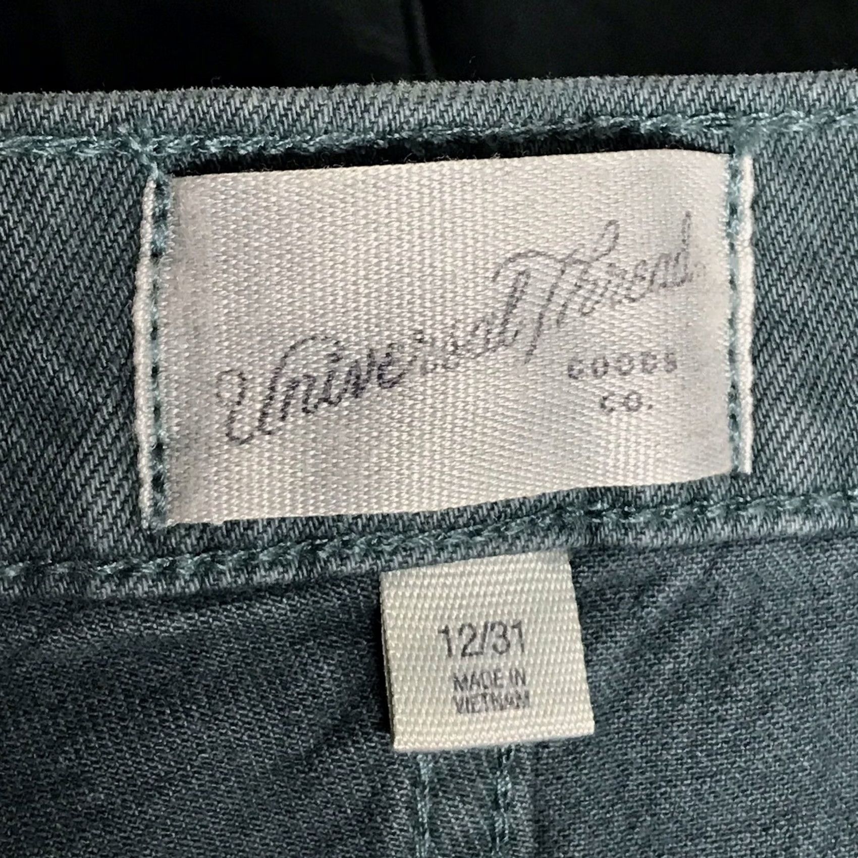 Vintage VINTAGE Universal Thread Women Bermuda Denim Shorts Teal Green 12/31 High Rise Stretch 7 Inseam 5-Pocket Casual Womens Size 34" / US 12 / IT 48 - 3 Thumbnail