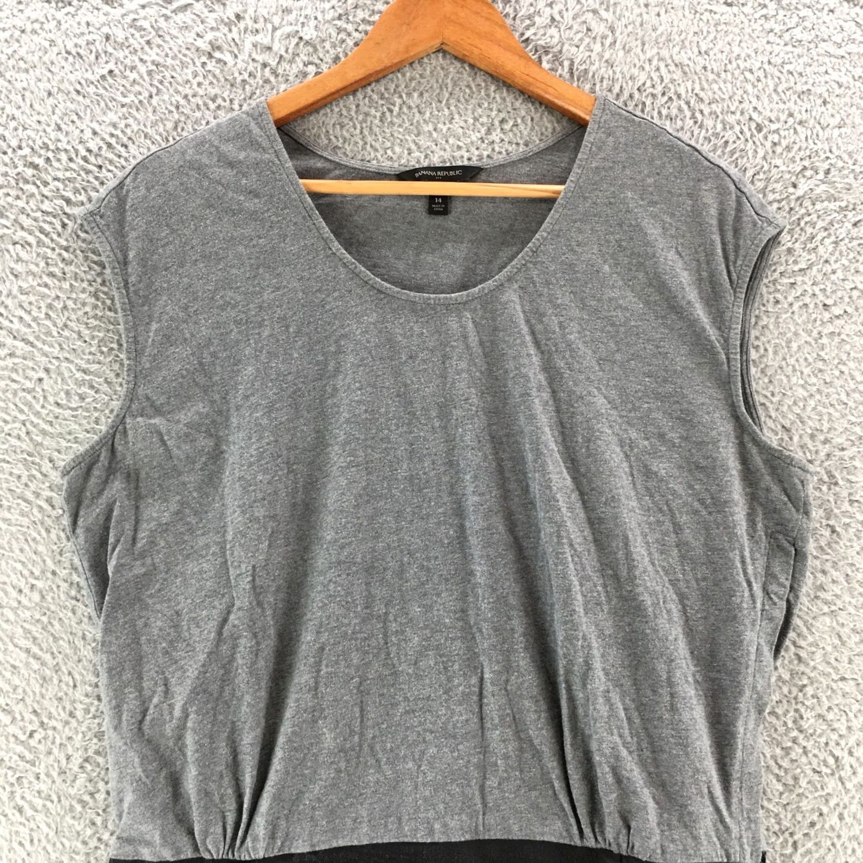 Banana Republic Banana Republic Mini Dress Womens 14 Grey Sleeveless Round Neck Zip Back Dress Grey 14 Womens Casual Modern Classic 90s Fashion Ladies Size XL / US 12-14 / IT 48-50 - 2 Thumbnail