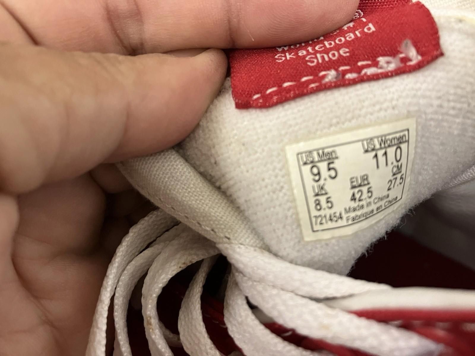 Vans Vans Sk8-Hi Top Skate Sneakers Suede Red Size US 9.5 / IT 39.5 - 9 Thumbnail