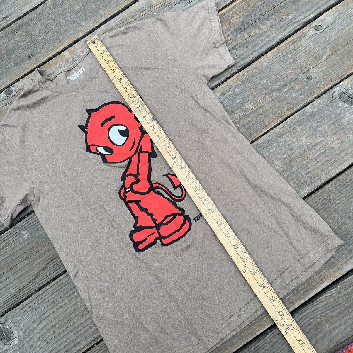 Band Tees Toro y Moi Devil T-shirt Brown Size Small Band Merch Size US S / EU 44-46 / 1 - 7 Thumbnail