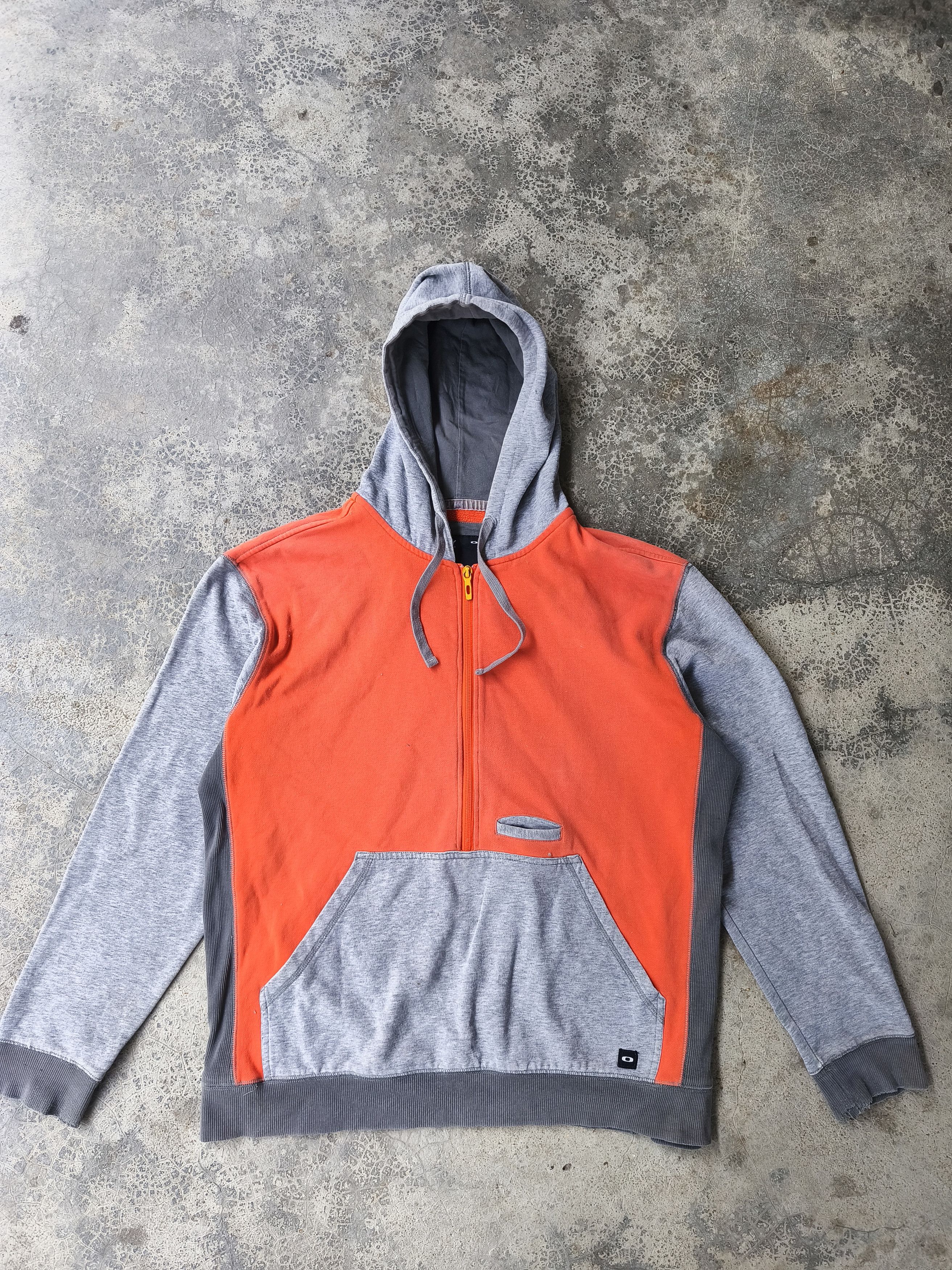 Oakley Oakley Colorblock Half Zip Hoodie Grey Orange Y2K Techwear Size US XL / EU 56 / 4 - 1 Thumbnail