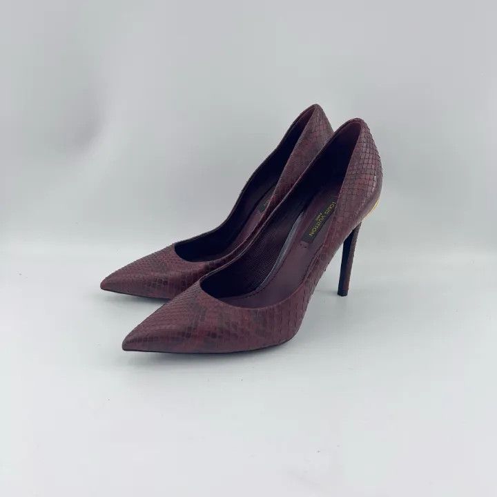 Louis Vuitton Louis Vuitton Burgundy Pointed High Heels for Women 0079 Size US 6 / IT 36 - 1 Thumbnail