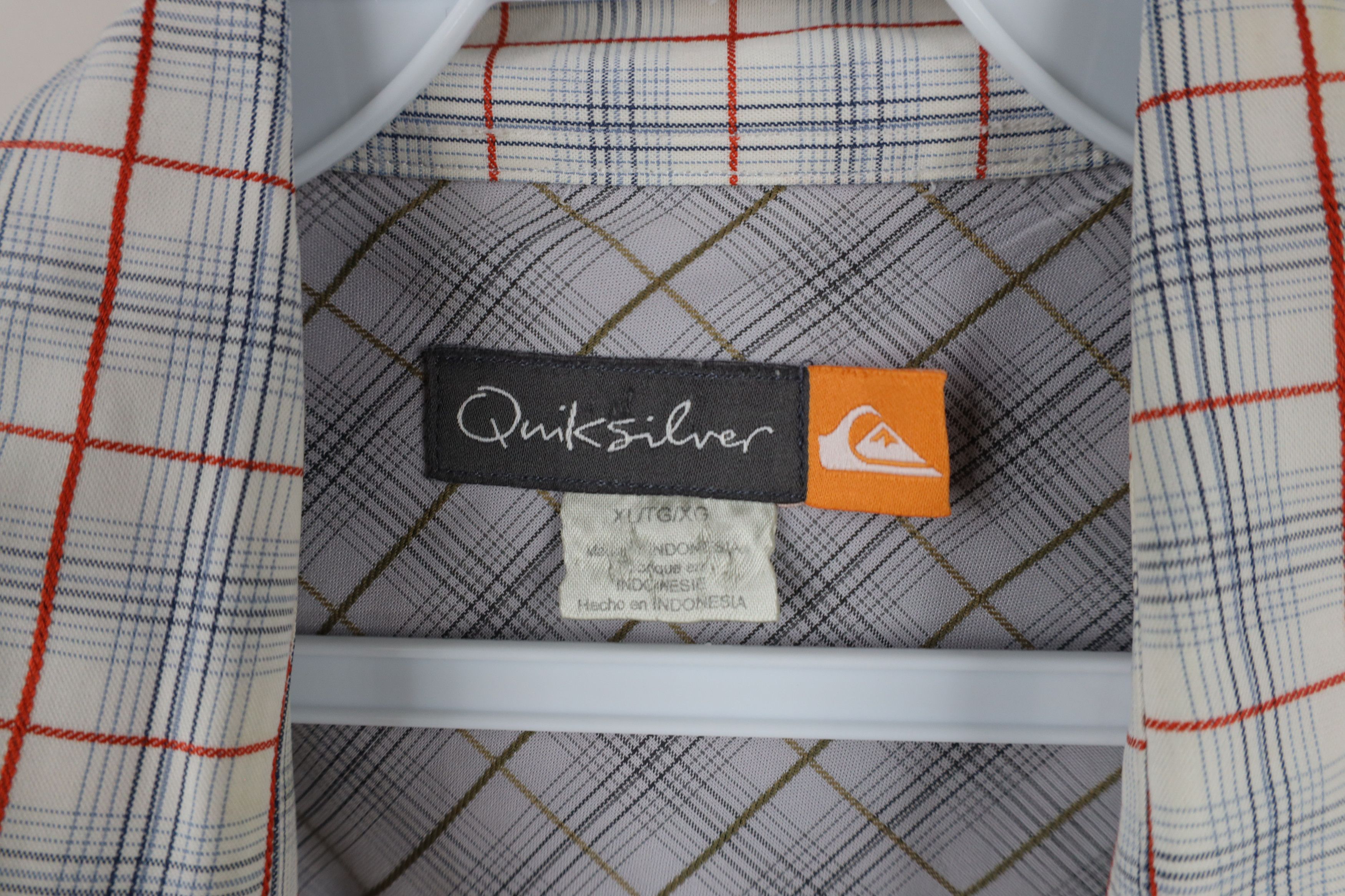Quiksilver × Vintage Vintage Quiksilver Short Sleeve Collared Button Shirt Size US XL / EU 56 / 4 - 8 Thumbnail