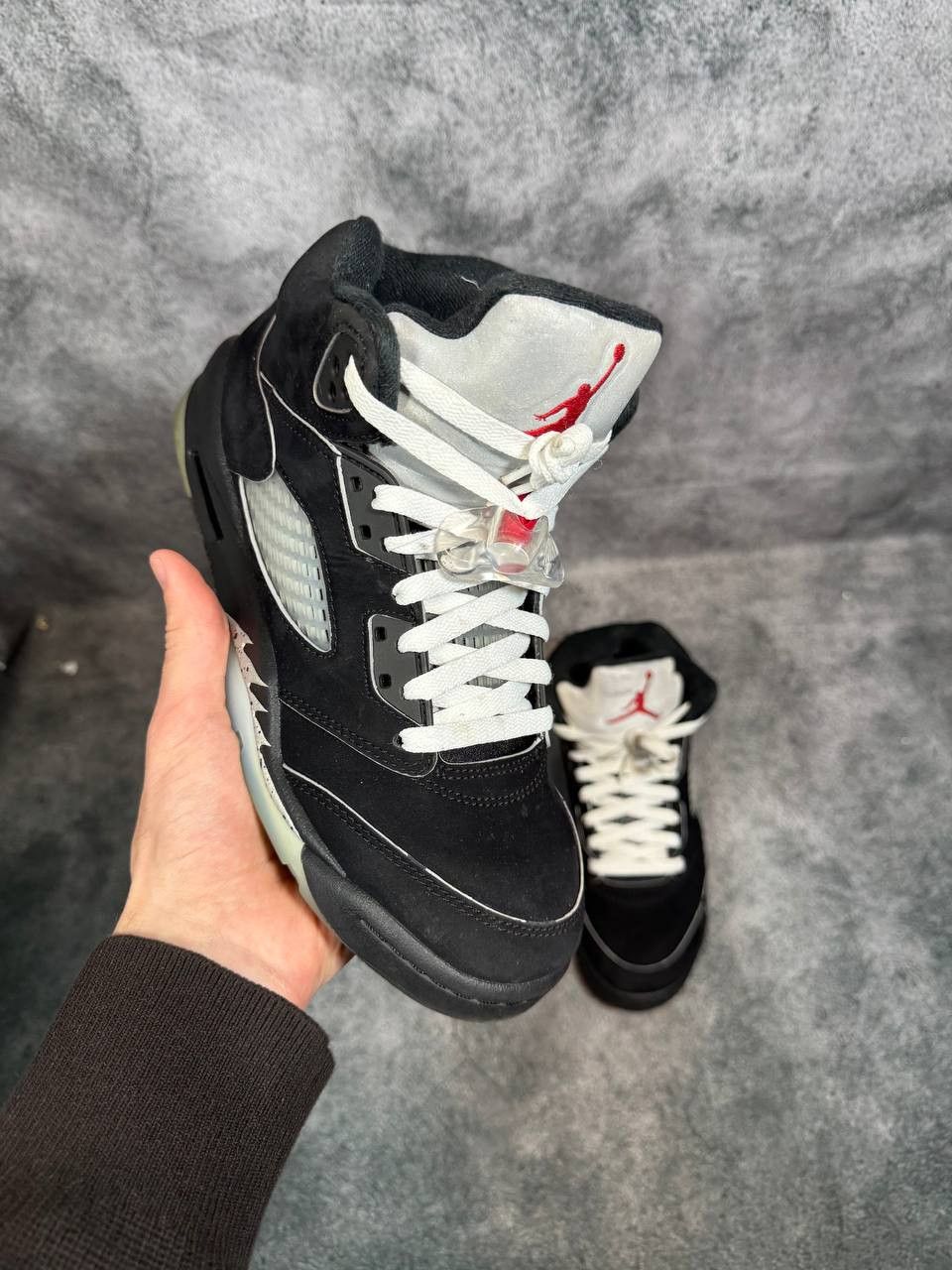 Jordan Brand Size 7Y | Jordan 5 Metallic No Box | Pre-Owned Size US 7 / EU 40 - 1 Thumbnail