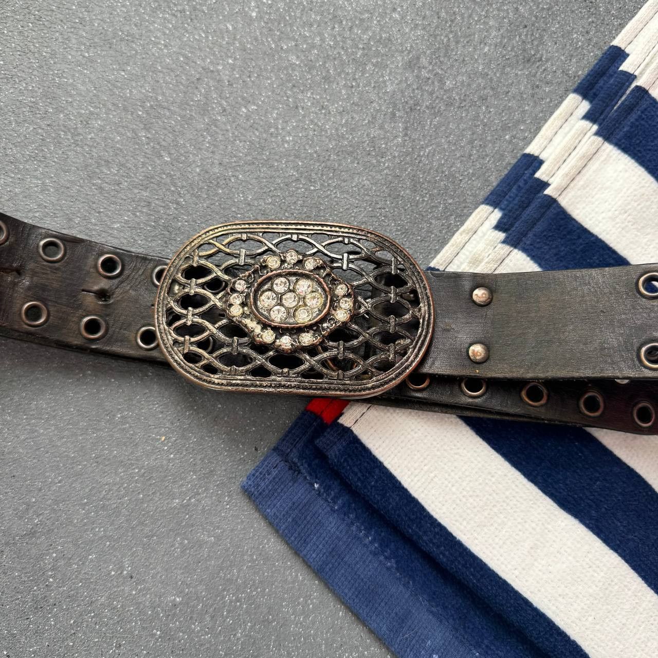Vintage Vintage Faded Leather Y2K Grunge Leather Belt Size ONE SIZE - 5 Thumbnail