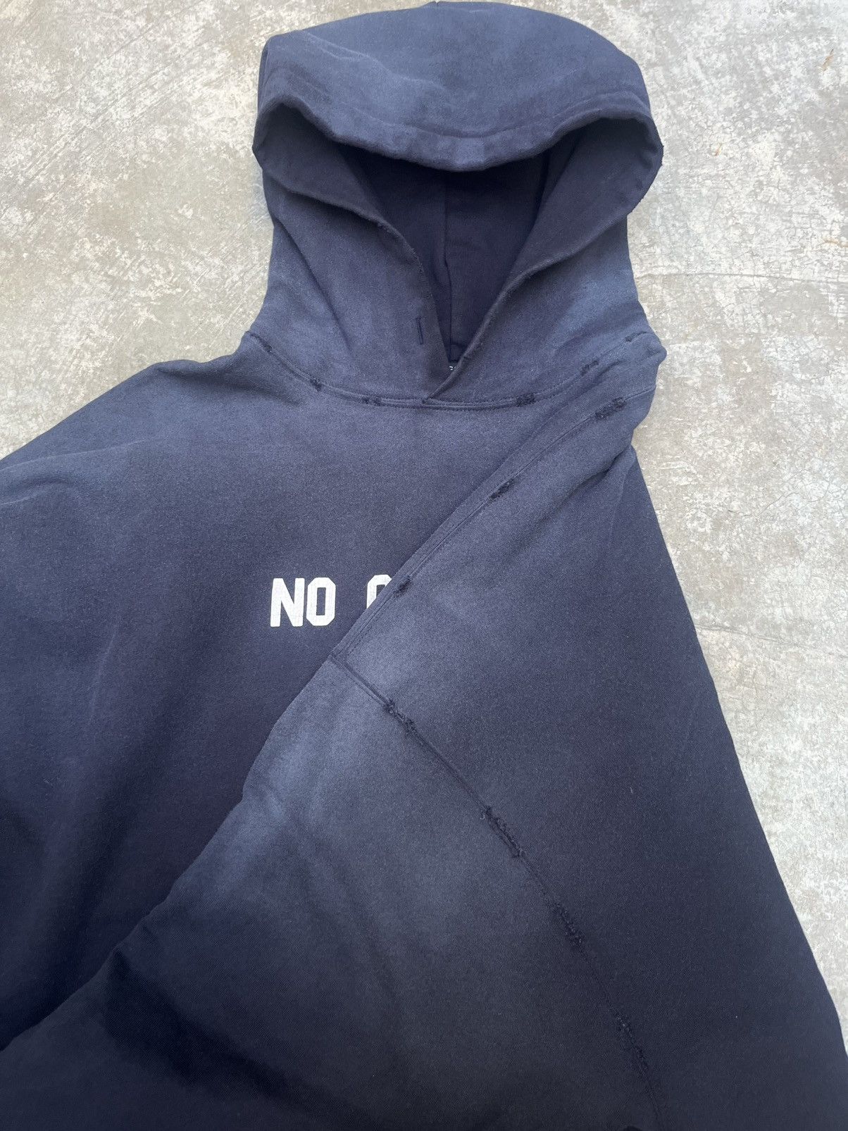Balenciaga Spring22 No Comment Oversized Distressed Hoodie Size US M / EU 48-50 / 2 - 3 Thumbnail