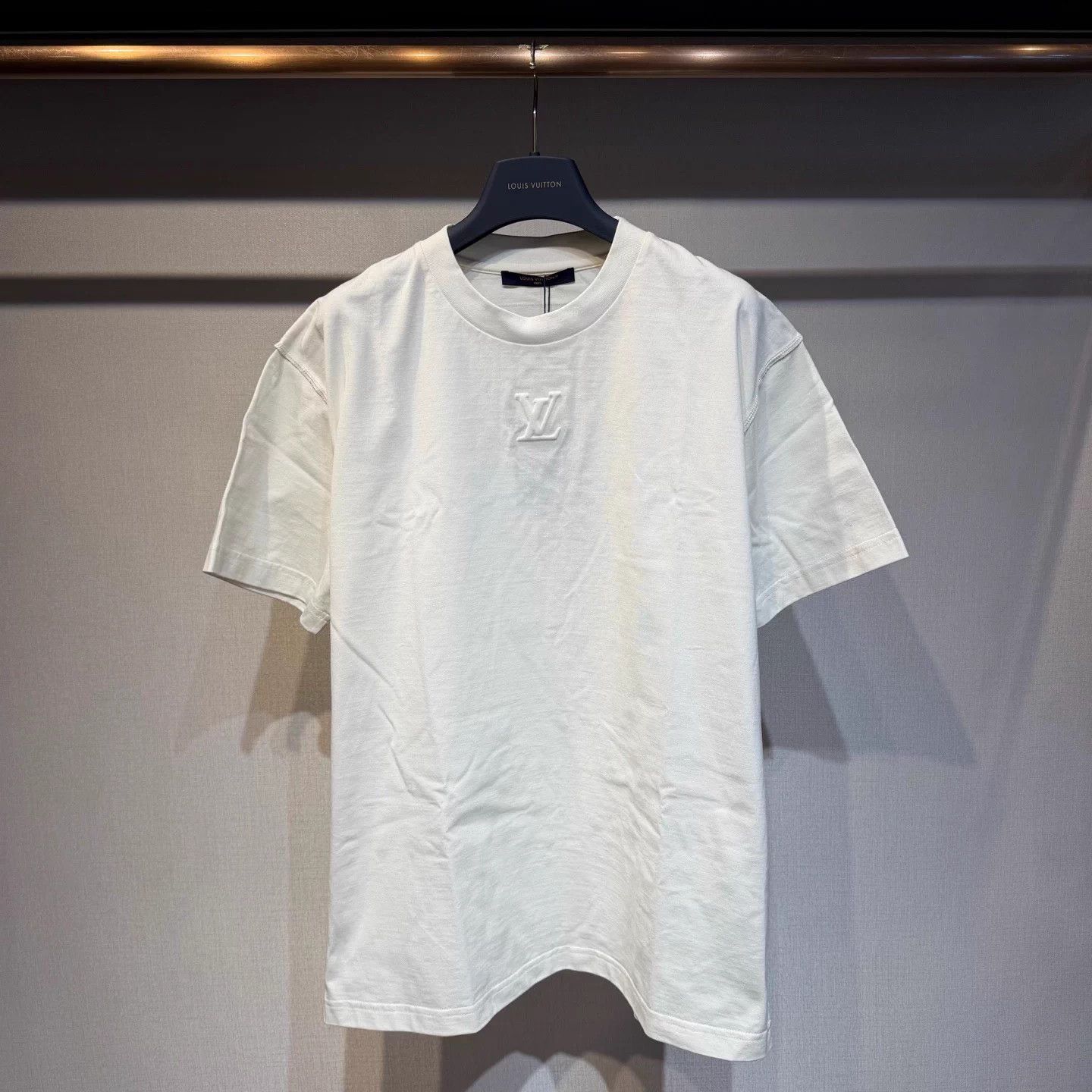 Louis Vuitton LV White Embossed Logo Short Tee M New w/ Tags Size US M / EU 48-50 / 2 - 1 Thumbnail