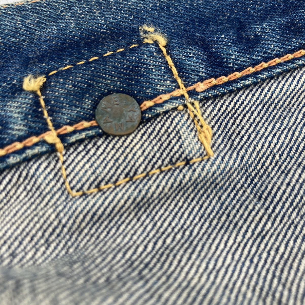 Evisu DISTRESSED EVISU SELVEDGE BUCKLE BACK JEANS Size US 37 - 17 Thumbnail