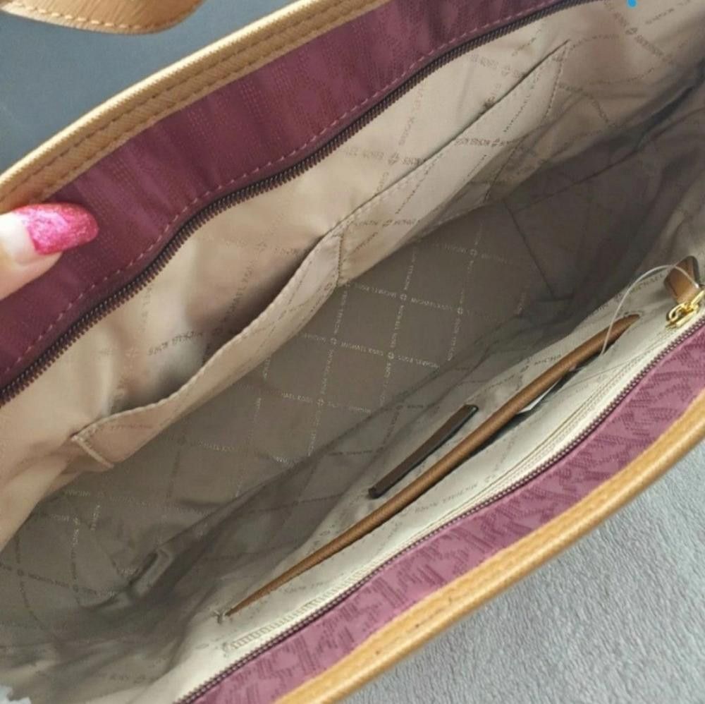 Michael Kors Michael Kors Pocket Nilon Tote Merlot/Gold Style Size ONE SIZE - 5 Thumbnail