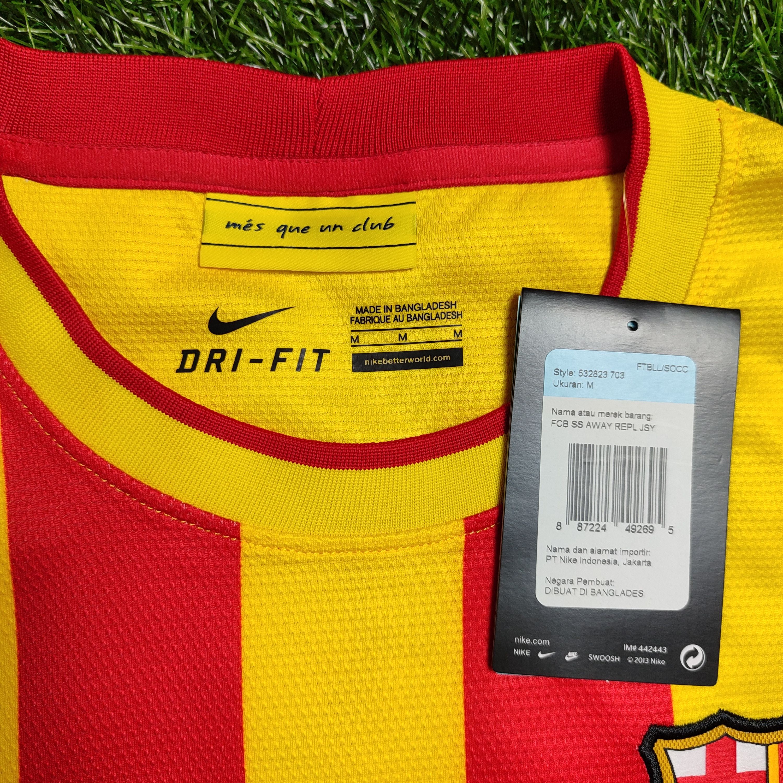 Nike Barcelona Away 2013-14 Messi #10 Soccer Jersey Size US M / EU 48-50 / 2 - 6 Thumbnail