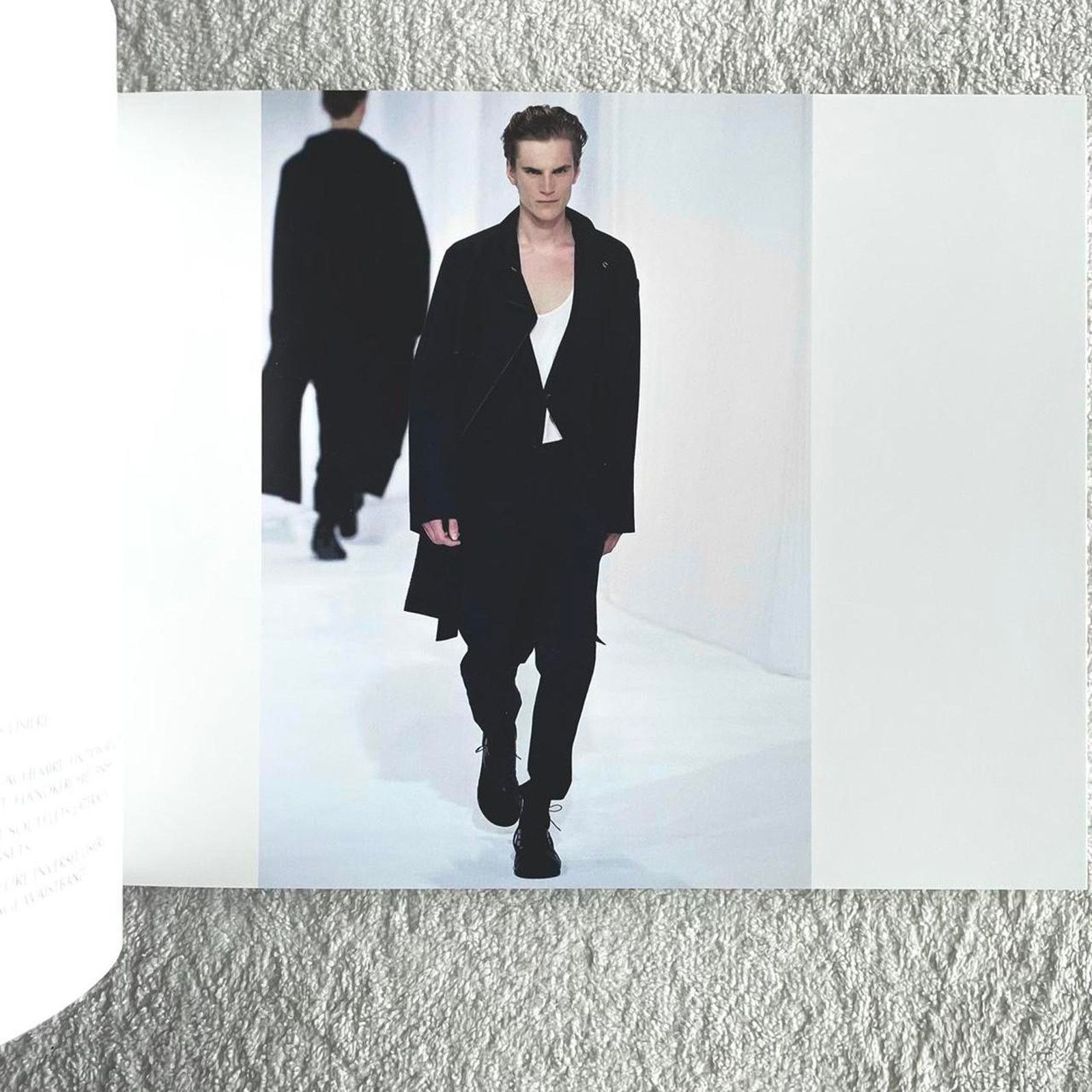 Dior × Hedi Slimane Dior homme printemps ete 2011 s/s lookbook catalog Size ONE SIZE - 2 Thumbnail