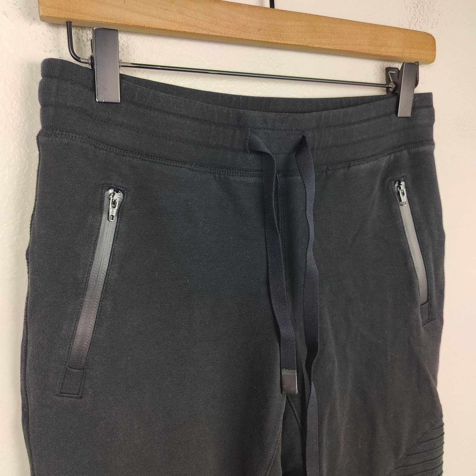 Alo Yoga Alo Yoga Urban Moto Sweatpants Womens Small Black Stretch Size 27" / US 4 / IT 40 - 2 Thumbnail