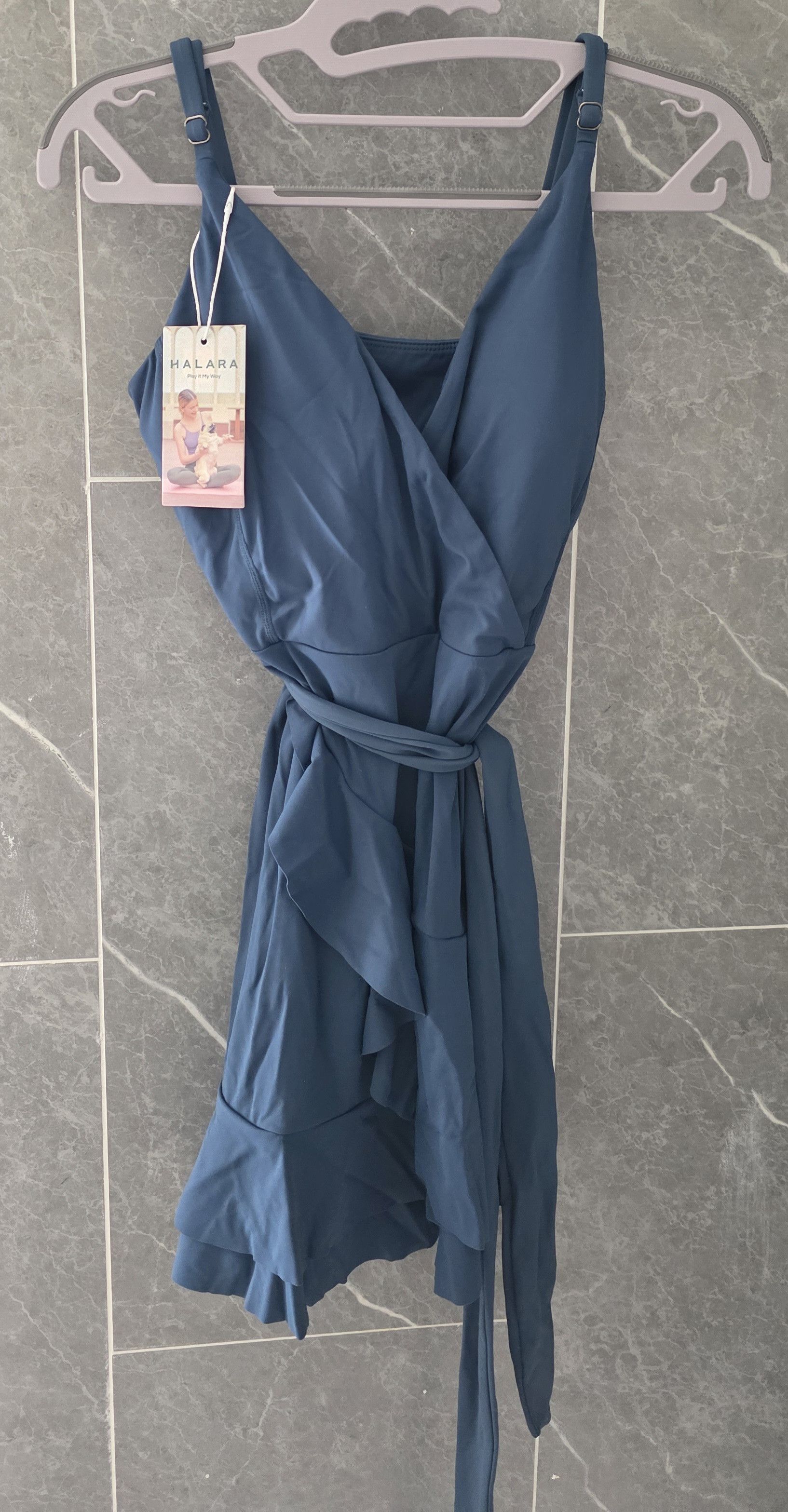 Other NWT Halara V Neck Tie Side Ruffle 2-Piece Dress Blue M Size M / US 6-8 / IT 42-44 - 1 Thumbnail