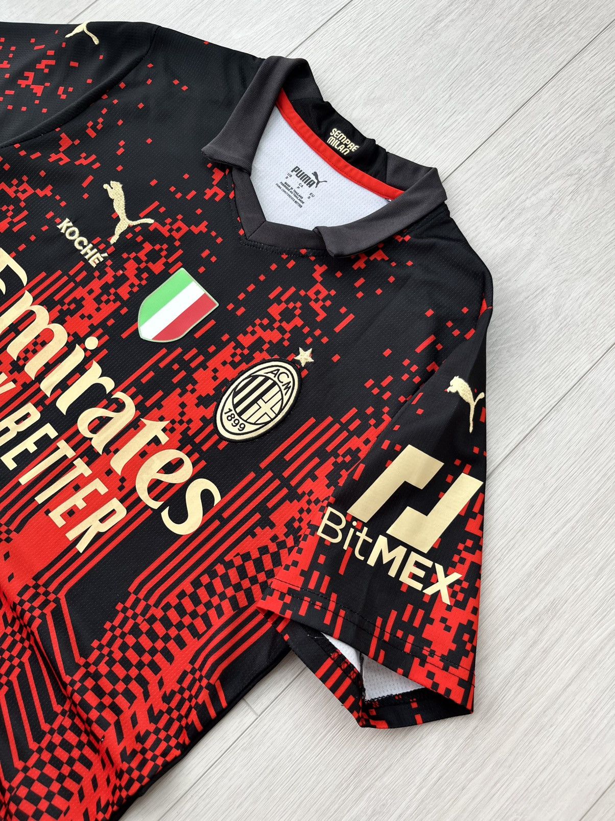 Other AC Milan Rafael Leao #17 Special Jersey Puma Koche Blokecore Size US S / EU 44-46 / 1 - 3 Thumbnail