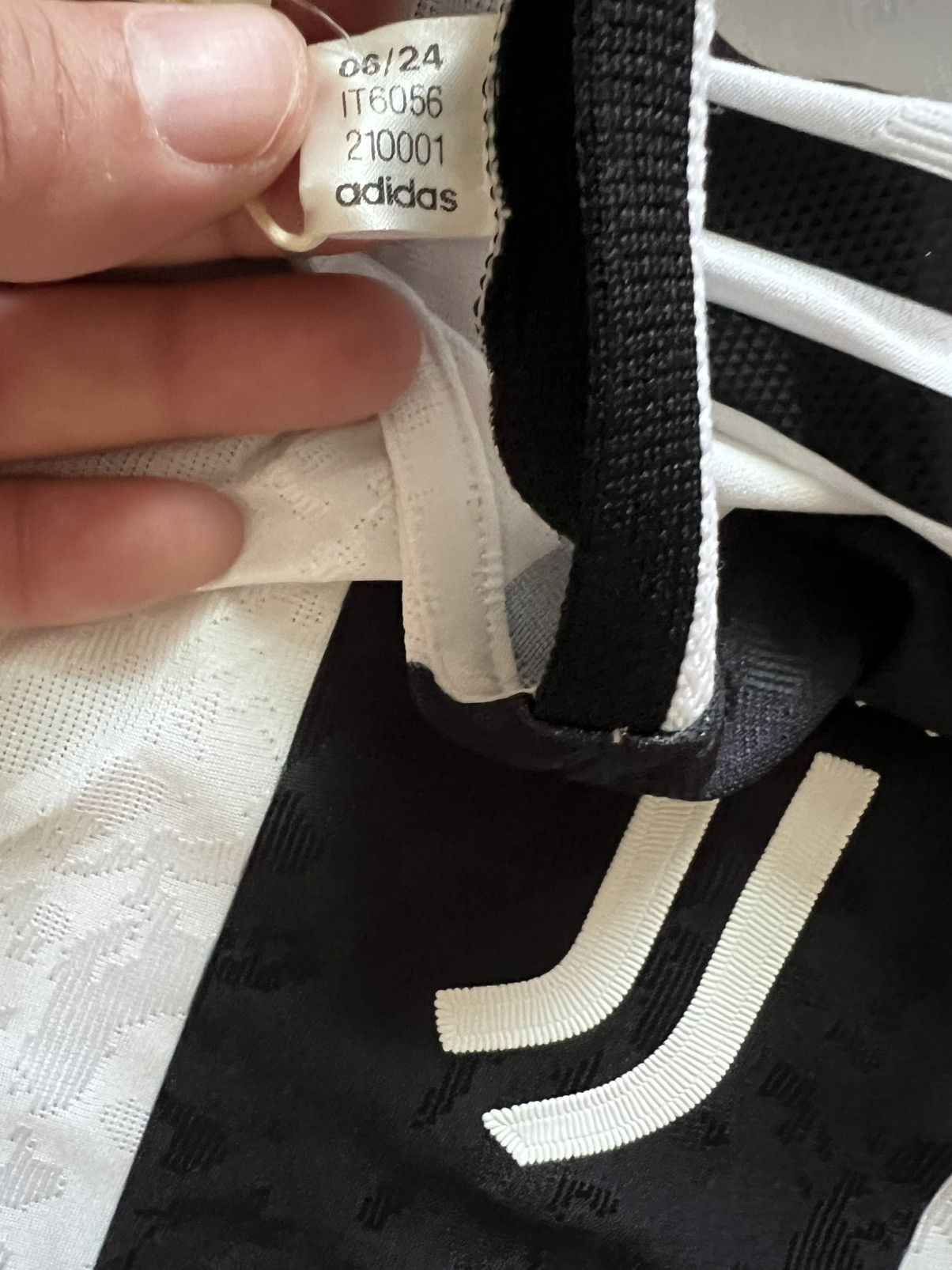 Adidas Adidas 24/25 Juventus FC Home Authentic Soccer Jersey Size US L / EU 52-54 / 3 - 9 Thumbnail