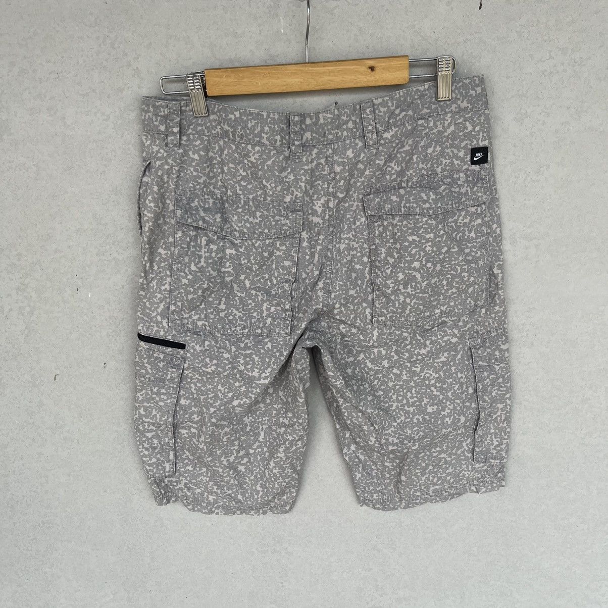 Other Vintage Nike Grey Patterned Shorts Size M W19 L12.5 Size US 26 / EU 42 - 8 Thumbnail