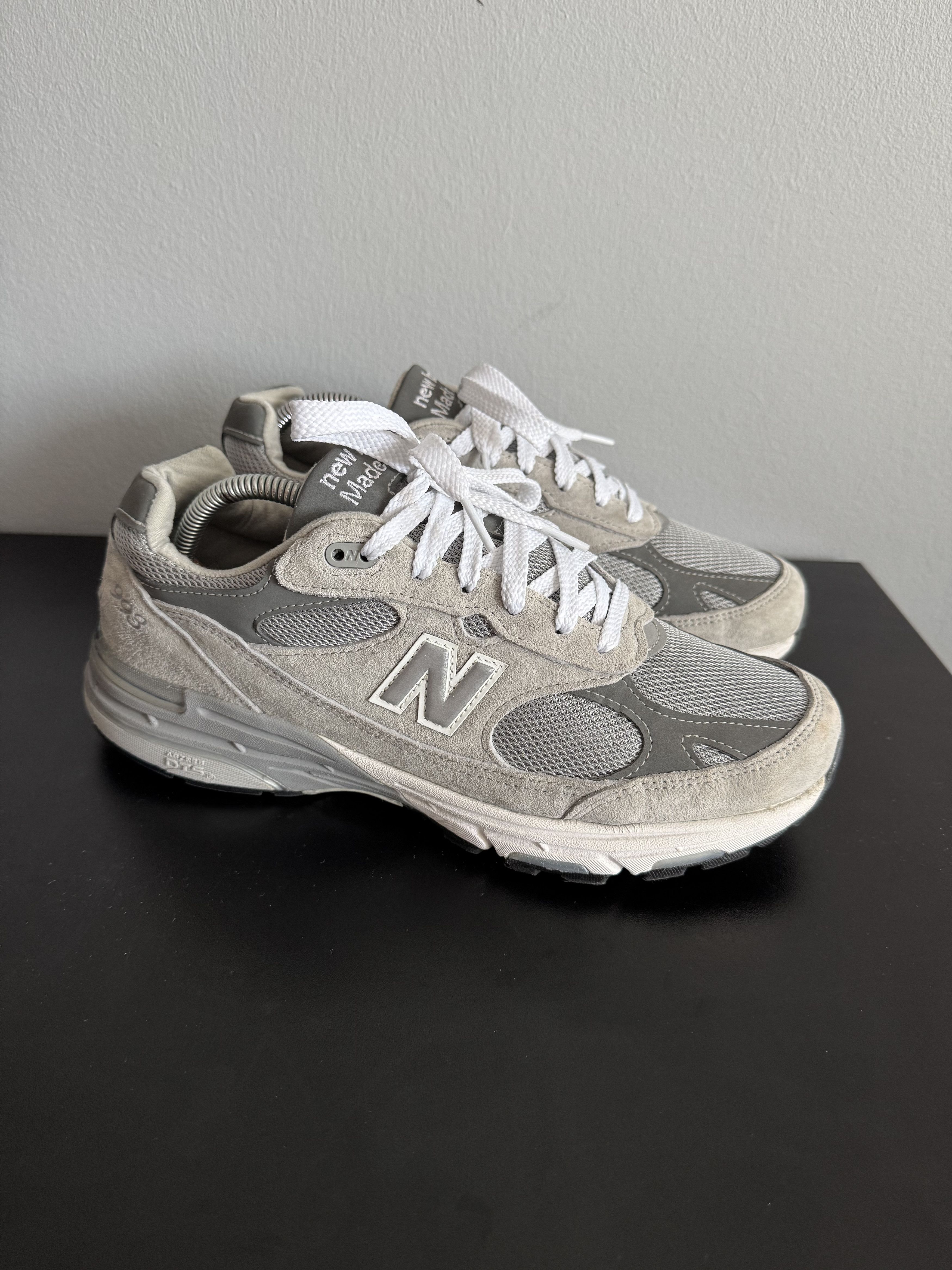 New Balance New Balance 993 Made in USA Grey 990 993 Suede steve jobs Size US 9 / EU 42 - 3 Thumbnail