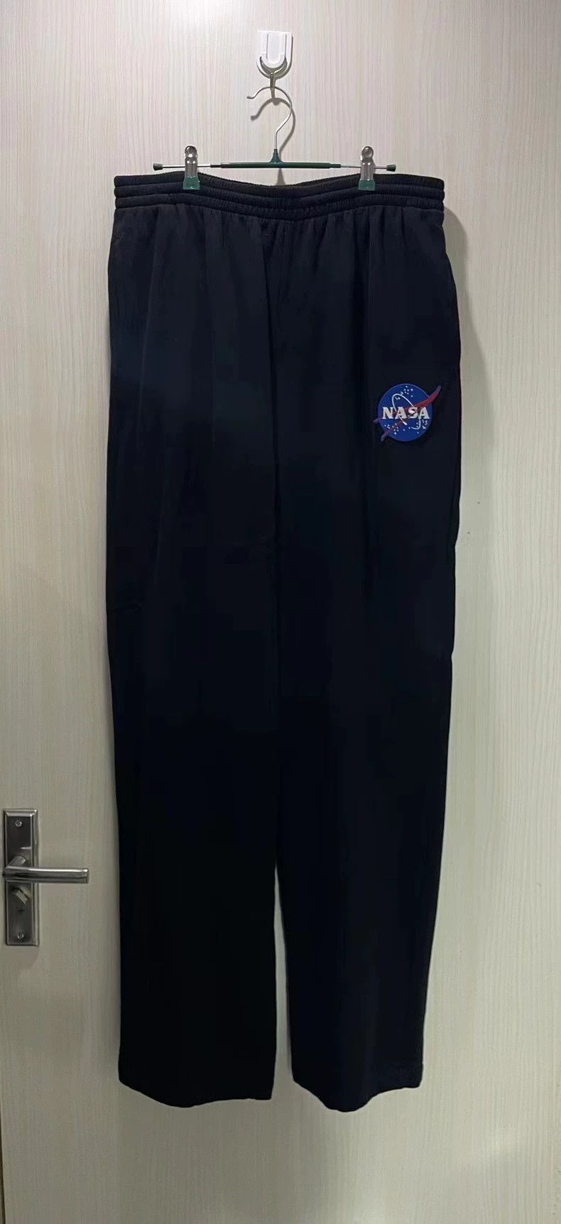 Balenciaga Balenciaga size M NASA Logo Embroidered Black Sweatpants Size US 27 - 1 Thumbnail
