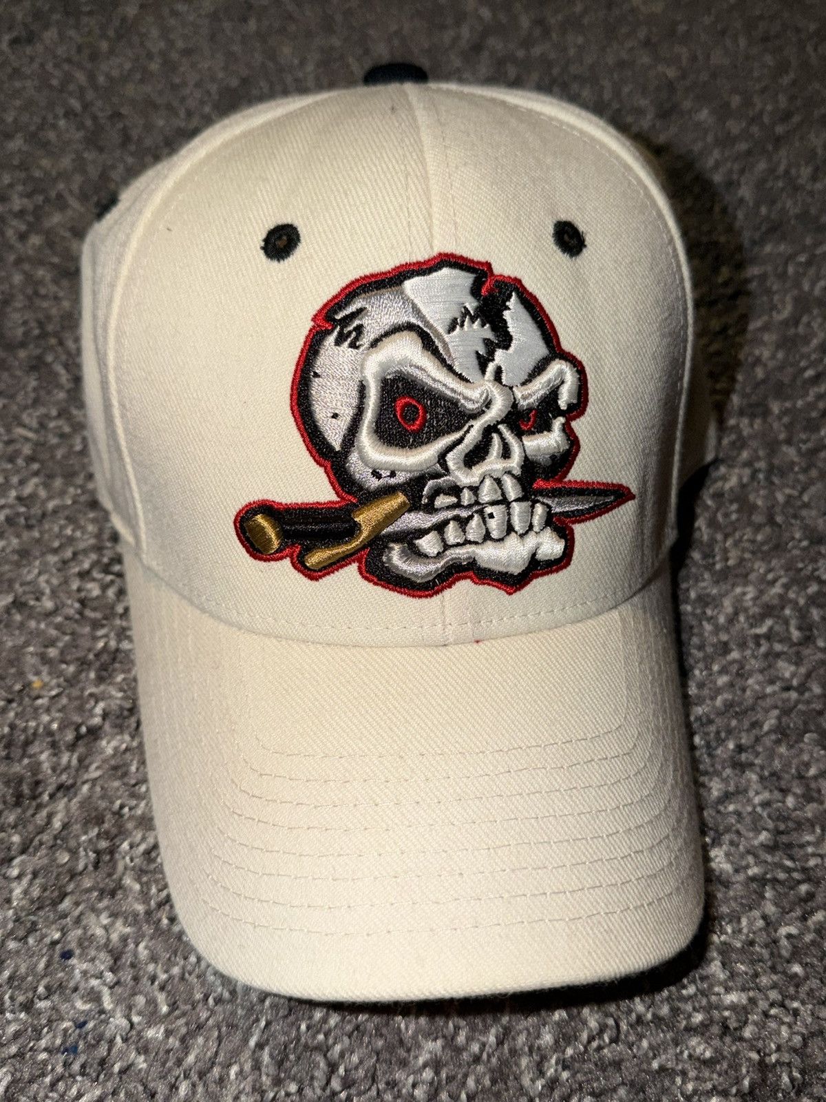Zephyr Zephyr Never Dead Skull Pirate Hat Size Youth 6,3/4 Used PO Size ONE SIZE - 1 Thumbnail