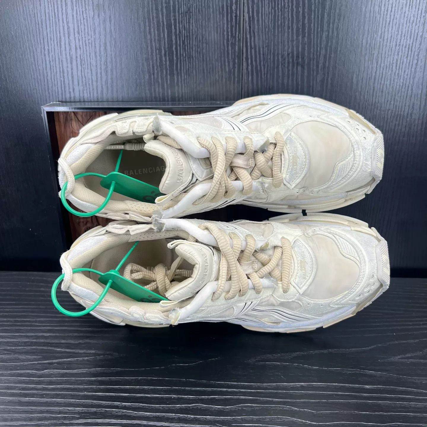 Balenciaga Balenciaga Runner Beige 42 Like New Original Box Size US 9 / EU 42 - 8 Thumbnail