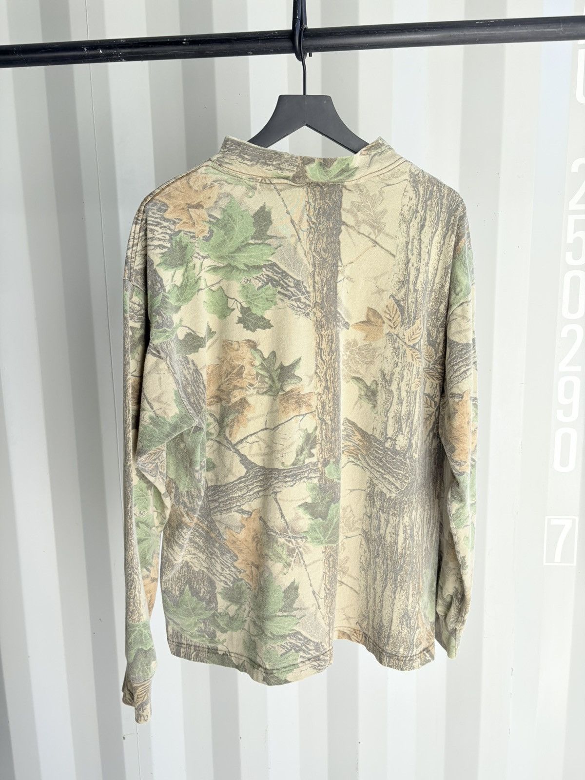Vintage Vintage Camo Long Sleeve Shirt Faded Distressed Grunge Size US XL / EU 56 / 4 - 3 Thumbnail