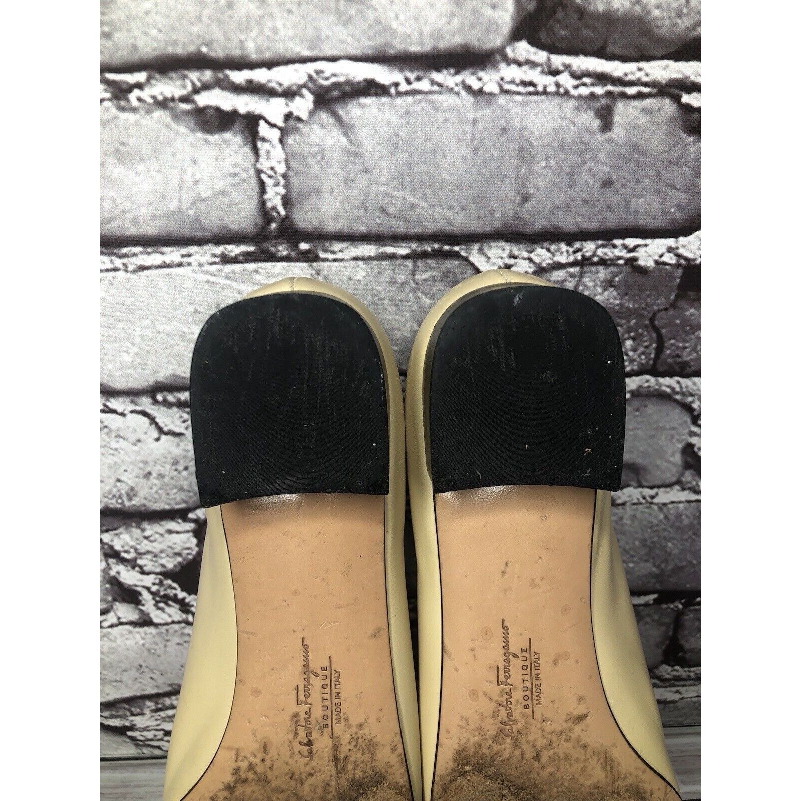 Salvatore Ferragamo Salvatore Ferragamo Marissa Nude Leather Black Cap Toe Pumps Size US 8.5 / IT 38.5 - 19 Thumbnail