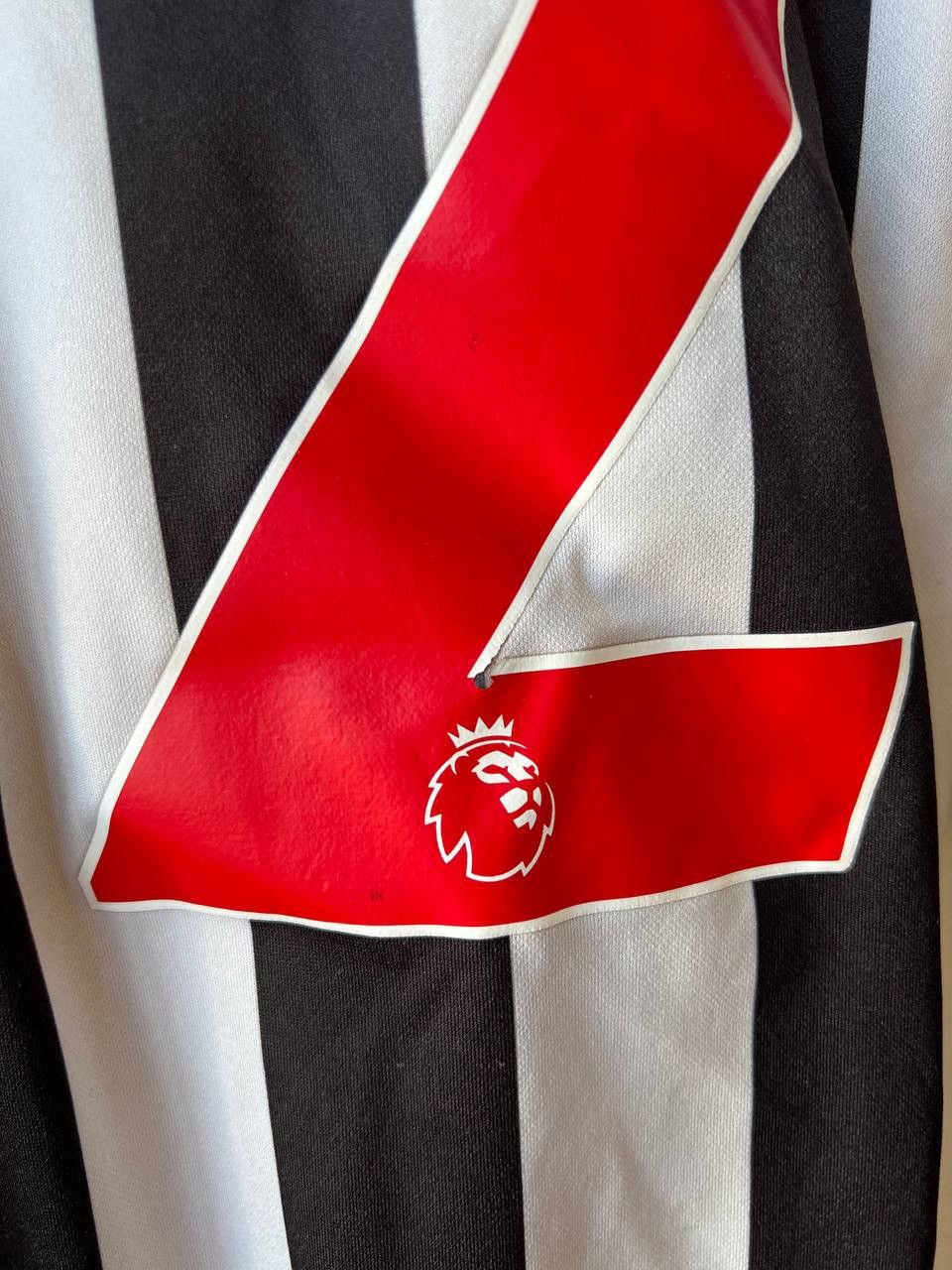 Puma 2018/19 NEWCASTLE UNITED #12 HOME SOCCER FOOTBALL JERSEY M Size US M / EU 48-50 / 2 - 16 Thumbnail