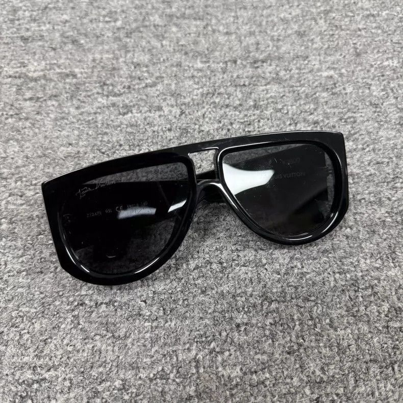 Louis Vuitton Louis Vuitton LV Selby Sunglasses-2507 Size ONE SIZE - 2 Thumbnail
