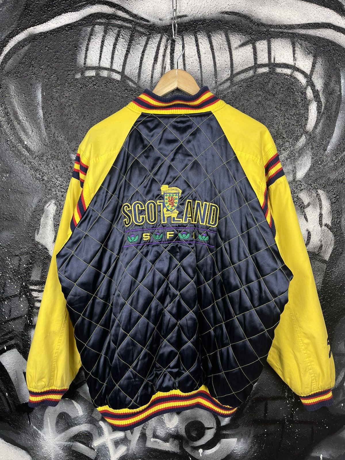 Umbro × Vintage Vintage Umbro FC Scotland 1994-96 Varsity Bomber Jacket Size US L / EU 52-54 / 3 - 4 Thumbnail