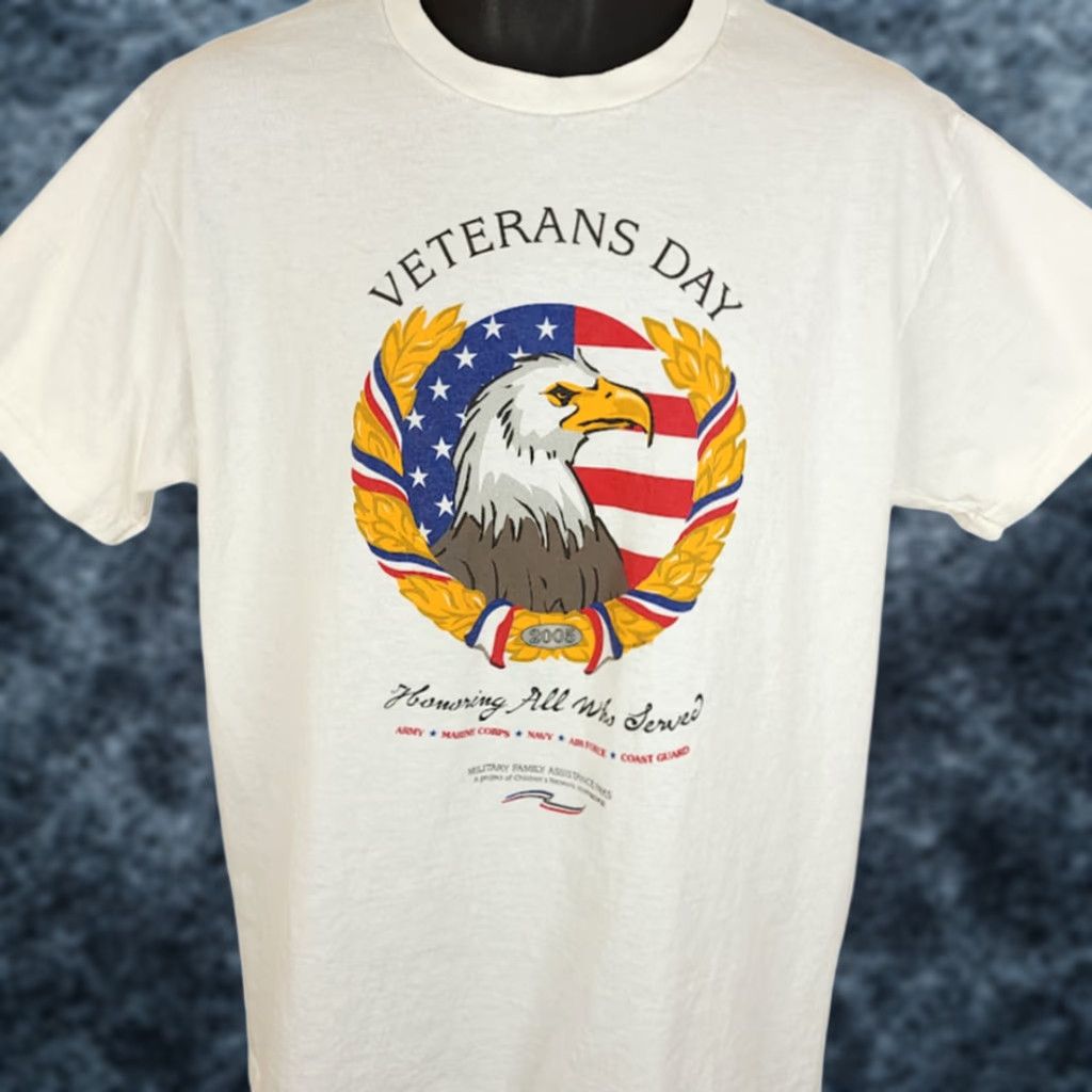 Fruit Of The Loom VINTAGE Veterans Day T Shirt Mens Size Large Y2K Bald Eagle American Flag Patriotic Shirt Size US L / EU 52-54 / 3 - 1 Thumbnail