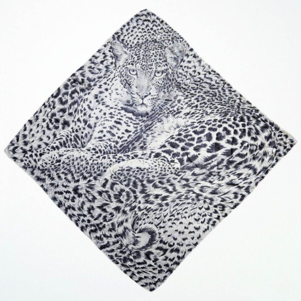 Nordstrom Nordstrom 34x34" Scarf 100% Silk Vintage White Lion Handmade Size ONE SIZE - 1 Thumbnail