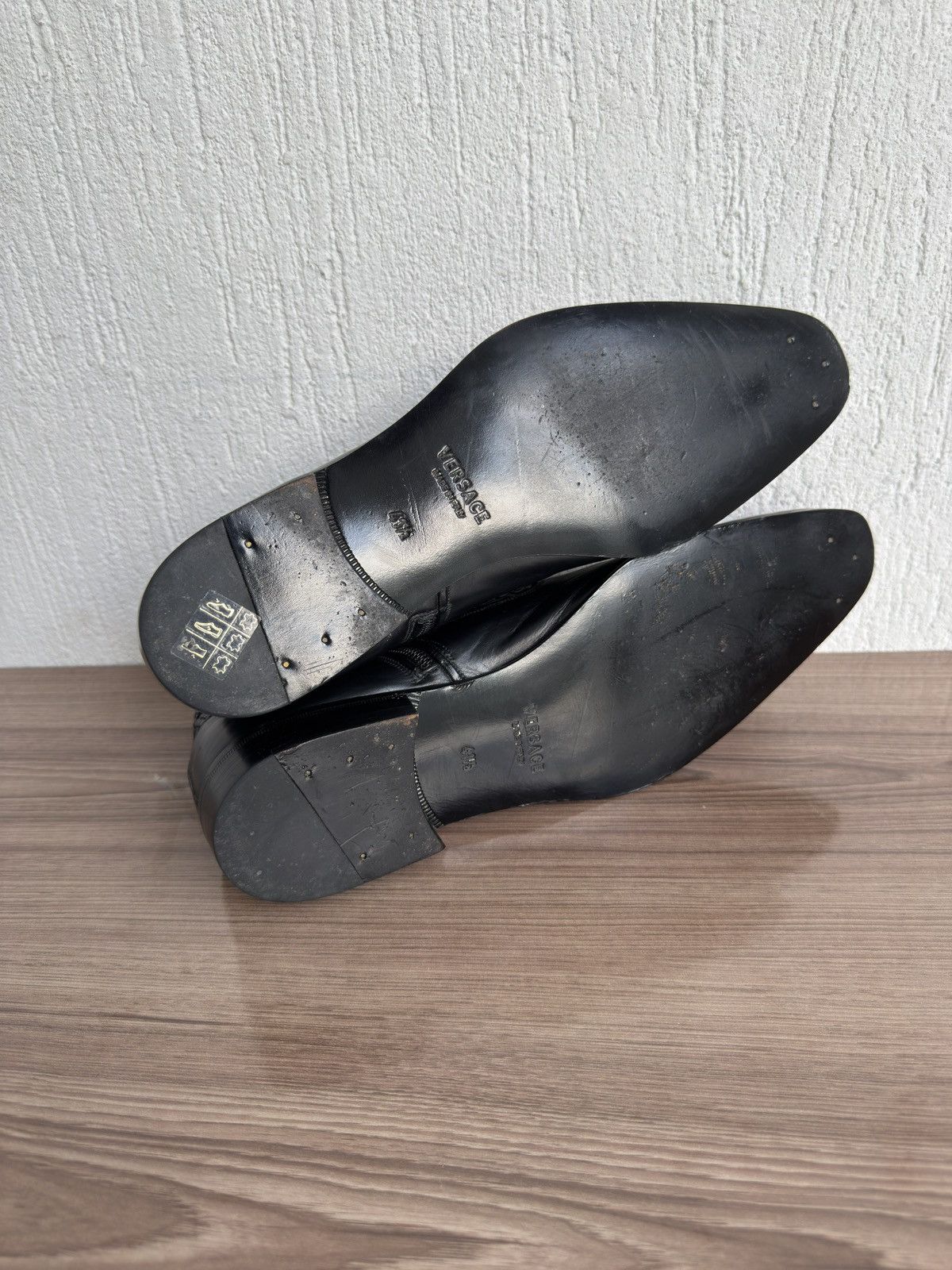 Versace Versace⚫️🔥Chelsea boots alternative of wyatt by saint laurent Size US 8.5 / EU 41-42 - 16 Thumbnail