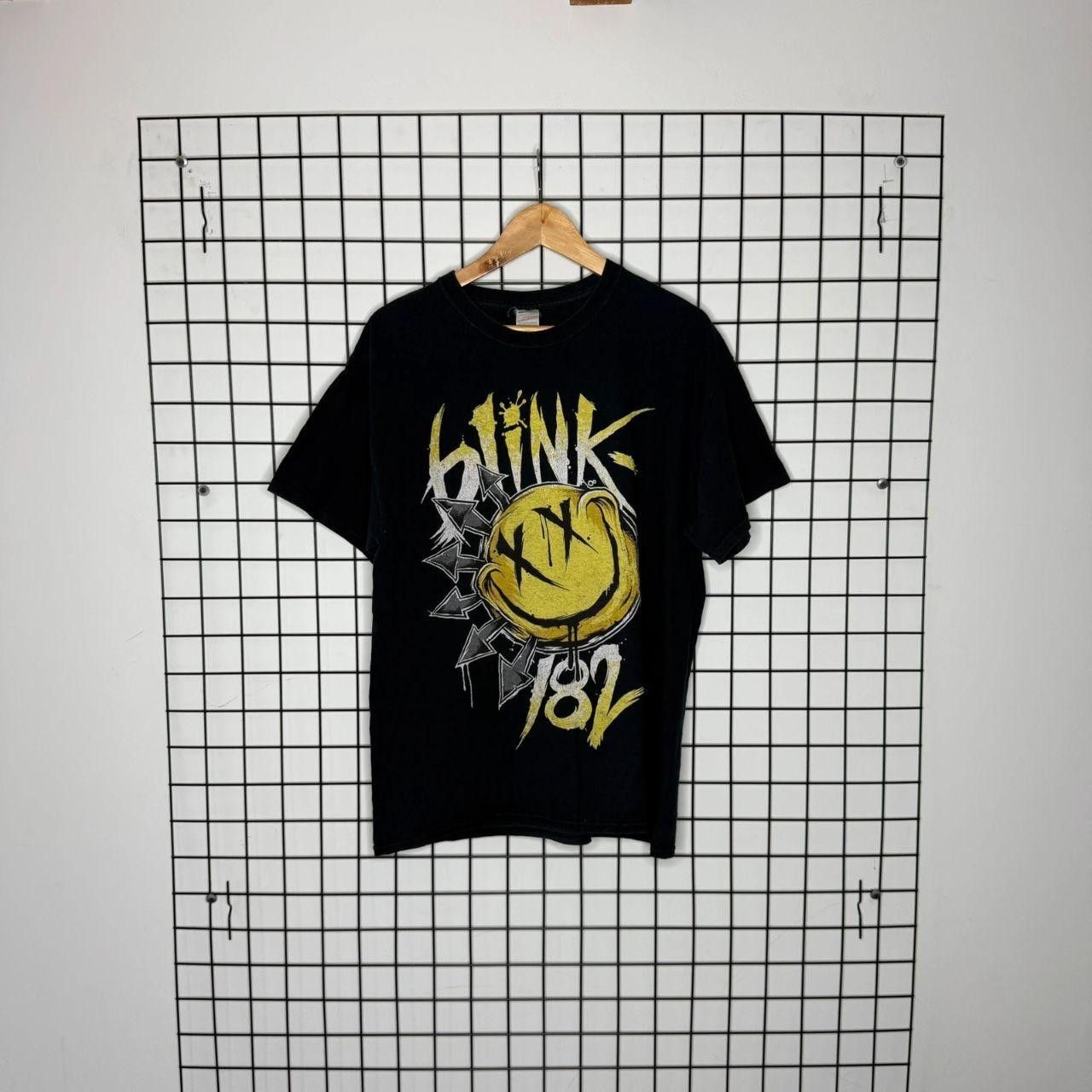 Vintage Blink T shirt Tee Graphic Band Tee Black Grey Size US L / EU 52-54 / 3 - 1 Thumbnail