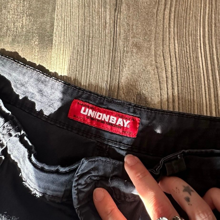 UNIONBAY unionbay mens black cargo shorts Size US 34 / EU 50 - 4 Thumbnail