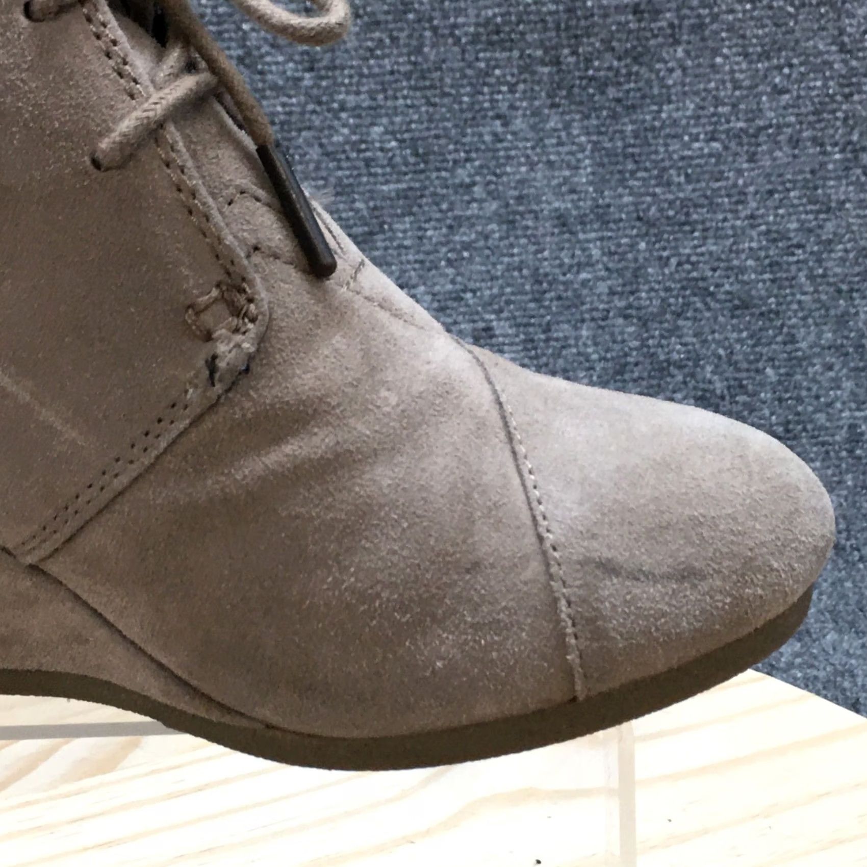 Toms TOMS Boots Womens 6 Desert Wedge Ankle Bootie Gray Suede Casual Lace Up Desert Boots 300614 Wedge Bootie Women Gray Shoes Mens? Size US 6 / IT 36 - 2 Thumbnail