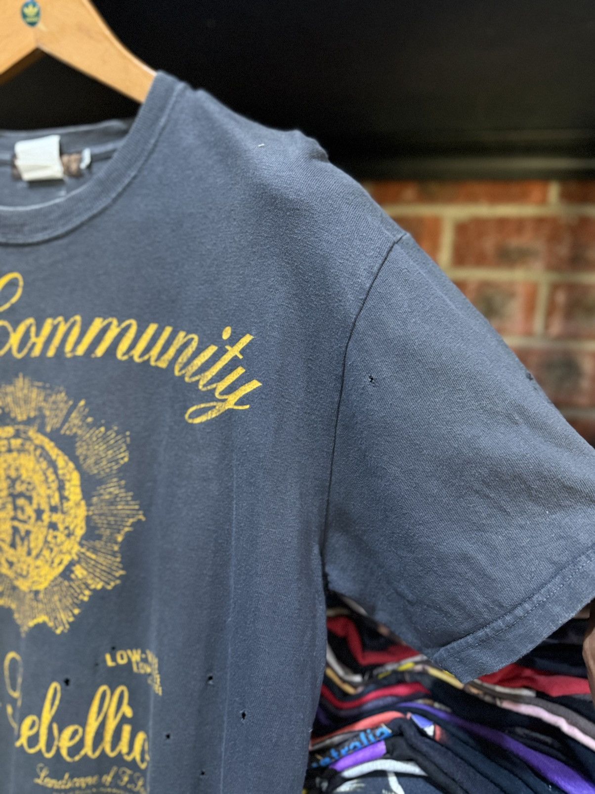 Vintage Thrashed Vintage Peace Animals Japan Brand Sun Faded Size US M / EU 48-50 / 2 - 7 Thumbnail