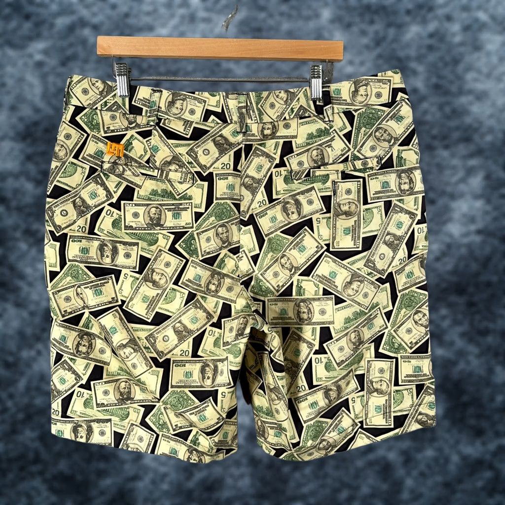 Vintage Loudmouth Golf Shorts Mens 40 Dollar Bill Cash Money Stretchy AOP Print 9 In Pants Green Cotton Blend Short Casual Mens 40 in inseam 9 in Size US 40 / EU 56 - 1 Thumbnail