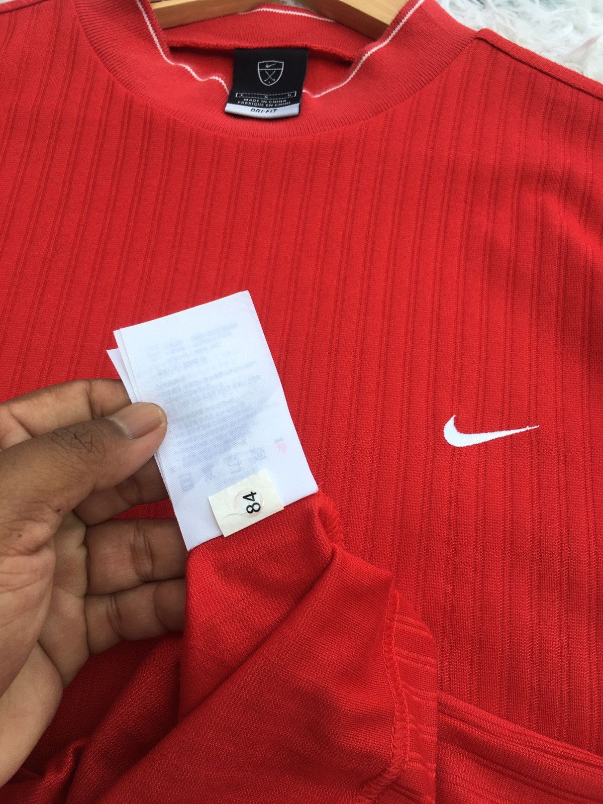 Nike Rare Vintage Nike Swoosh Logo Tshirt Size US L / EU 52-54 / 3 - 18 Thumbnail