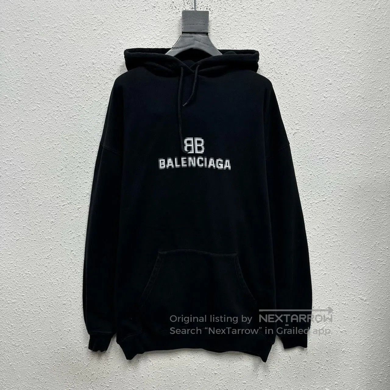 Balenciaga balenciaga black logo hooded sweatshirt. Size US S / EU 44-46 / 1 - 1 Thumbnail