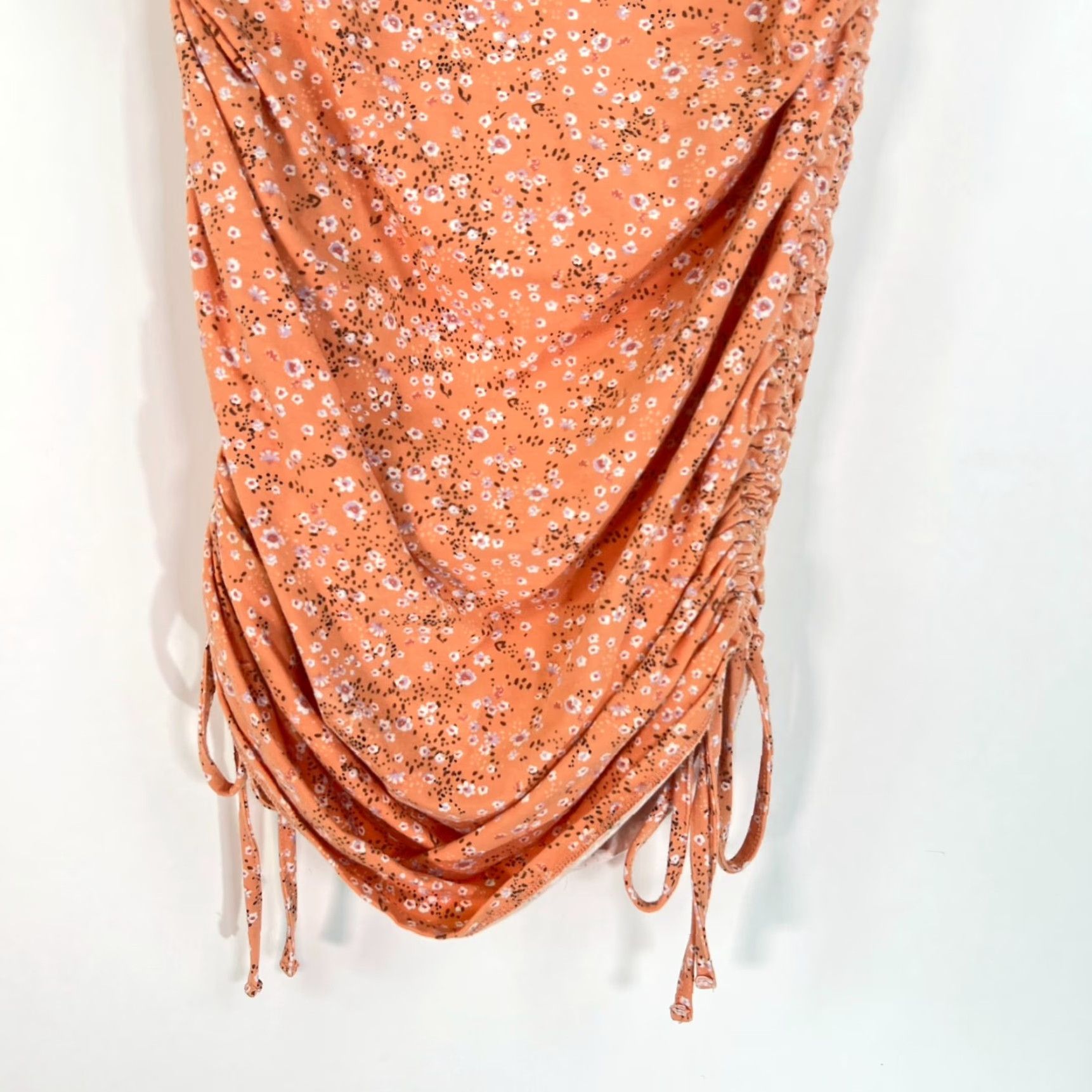 Vintage Live To Be Spoiled Coral Floral Cinched Side Stretch Bodycon Dress L Size L / US 10 / IT 46 - 4 Thumbnail