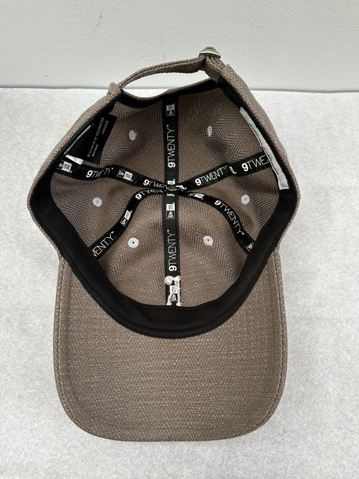 Kiko Kostadinov × New Era SS25 Japan Exclusive Single K Hat Beige Size ONE SIZE - 6 Thumbnail