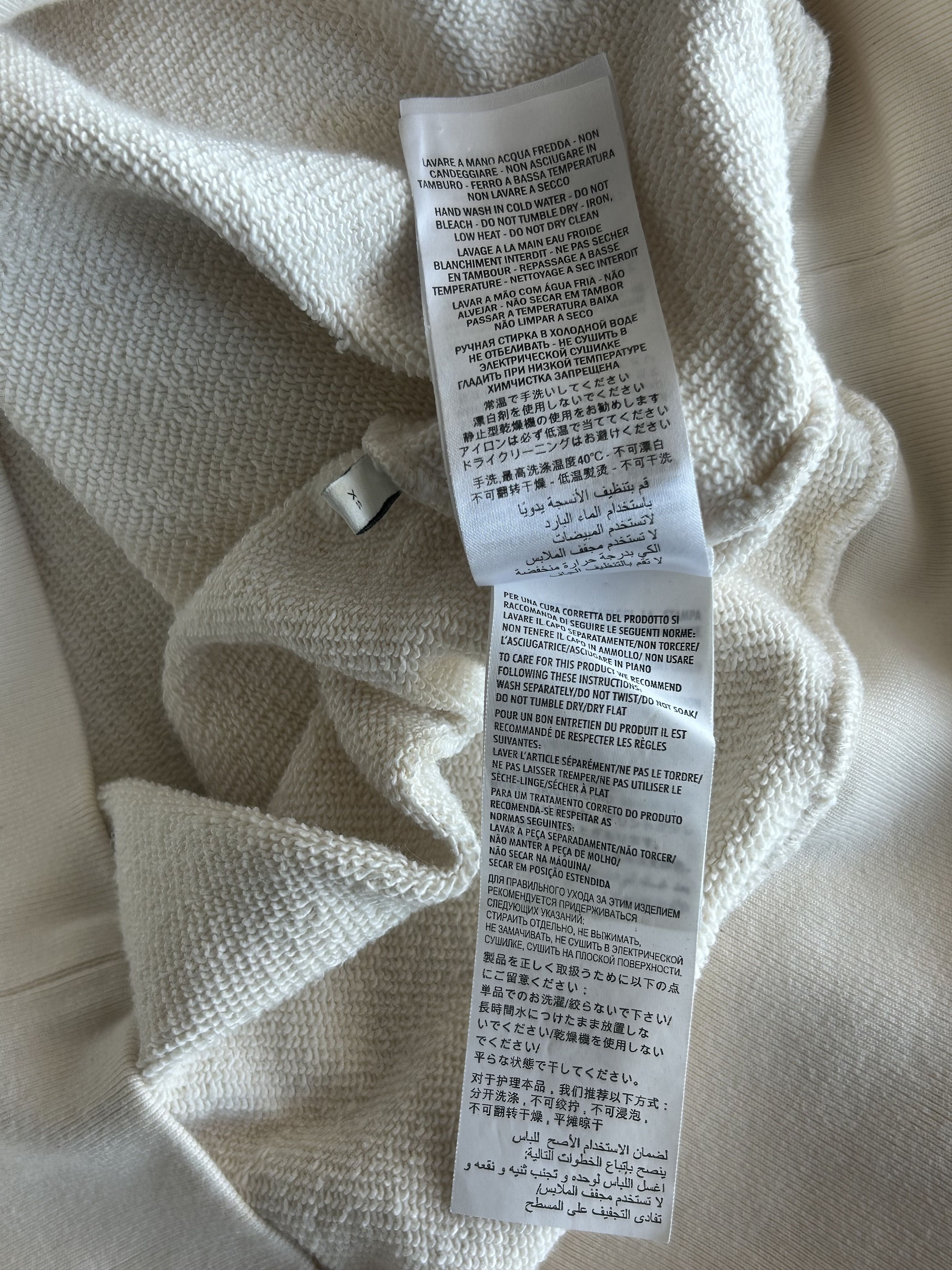 Gucci Gucci Cream Strawberry Logo Hoodie Size US XS / EU 42 / 0 - 7 Thumbnail
