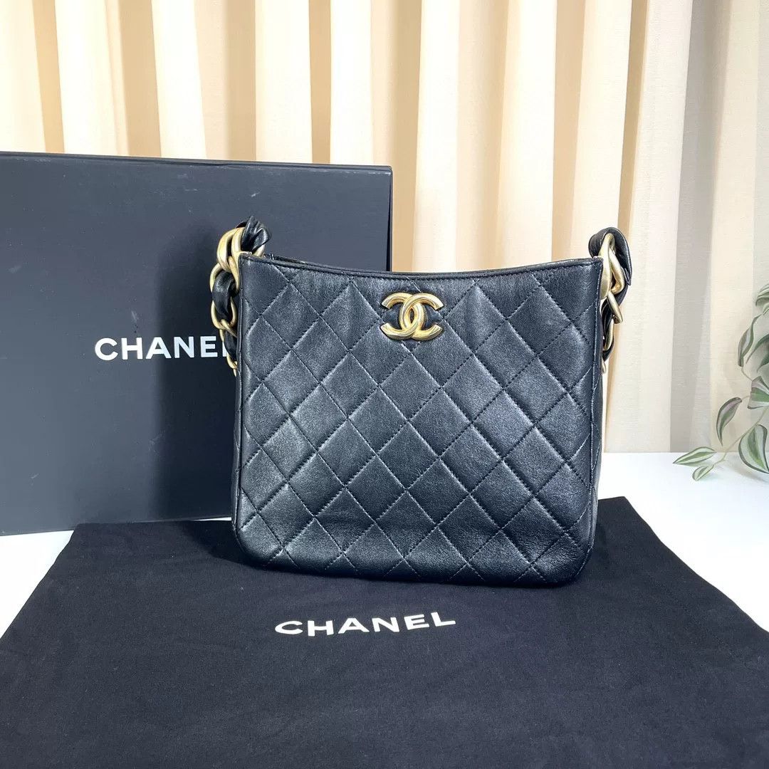 Chanel Pre-loved Bag Very good condition Size ONE SIZE - 1 Thumbnail