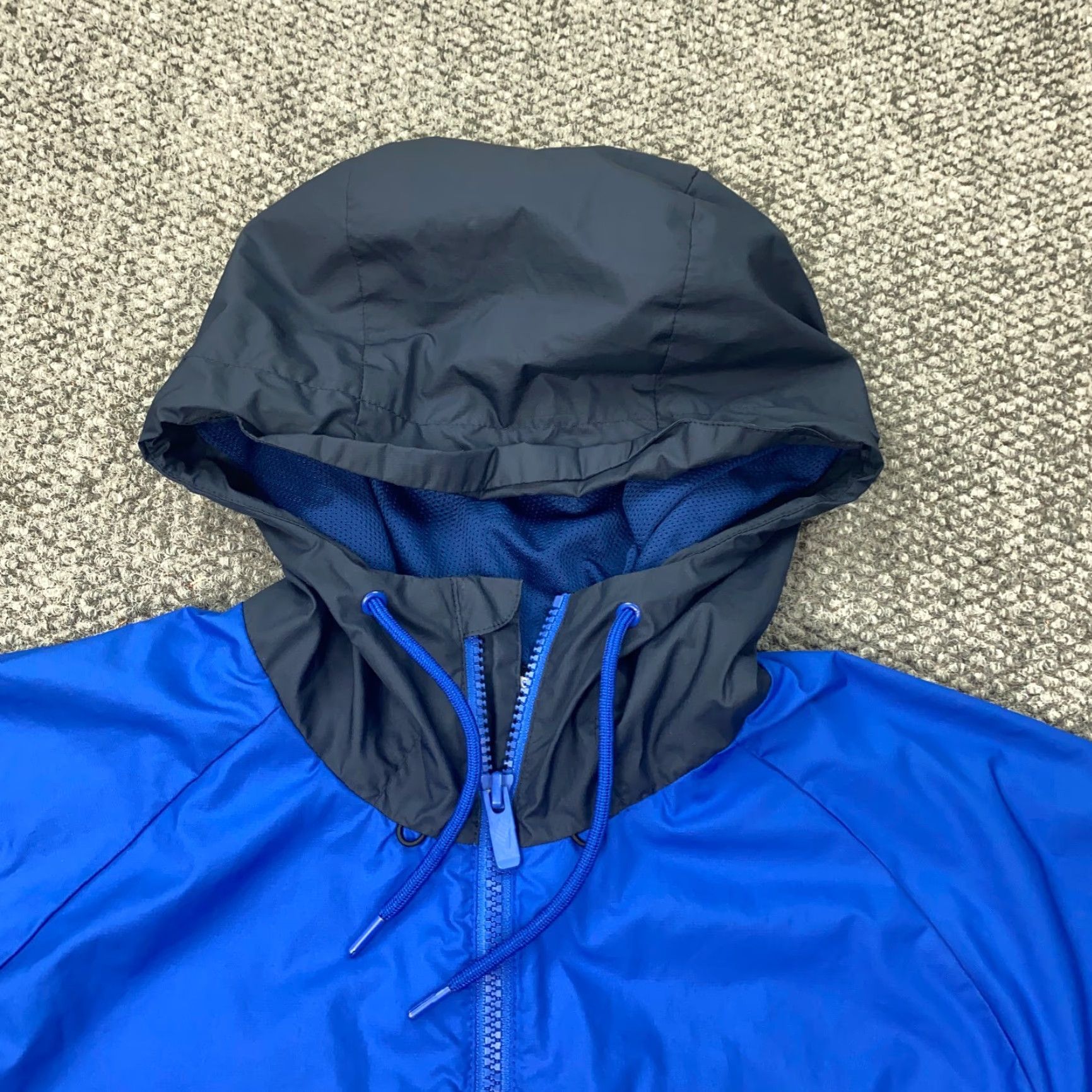 Nike VINTAGE Nike Sportswear Windrunner Jacket Mens M Blue Windbreaker Hooded Zip Pockets All Seasons Regular Fit Geometric 90s? Size US M / EU 48-50 / 2 - 2 Thumbnail