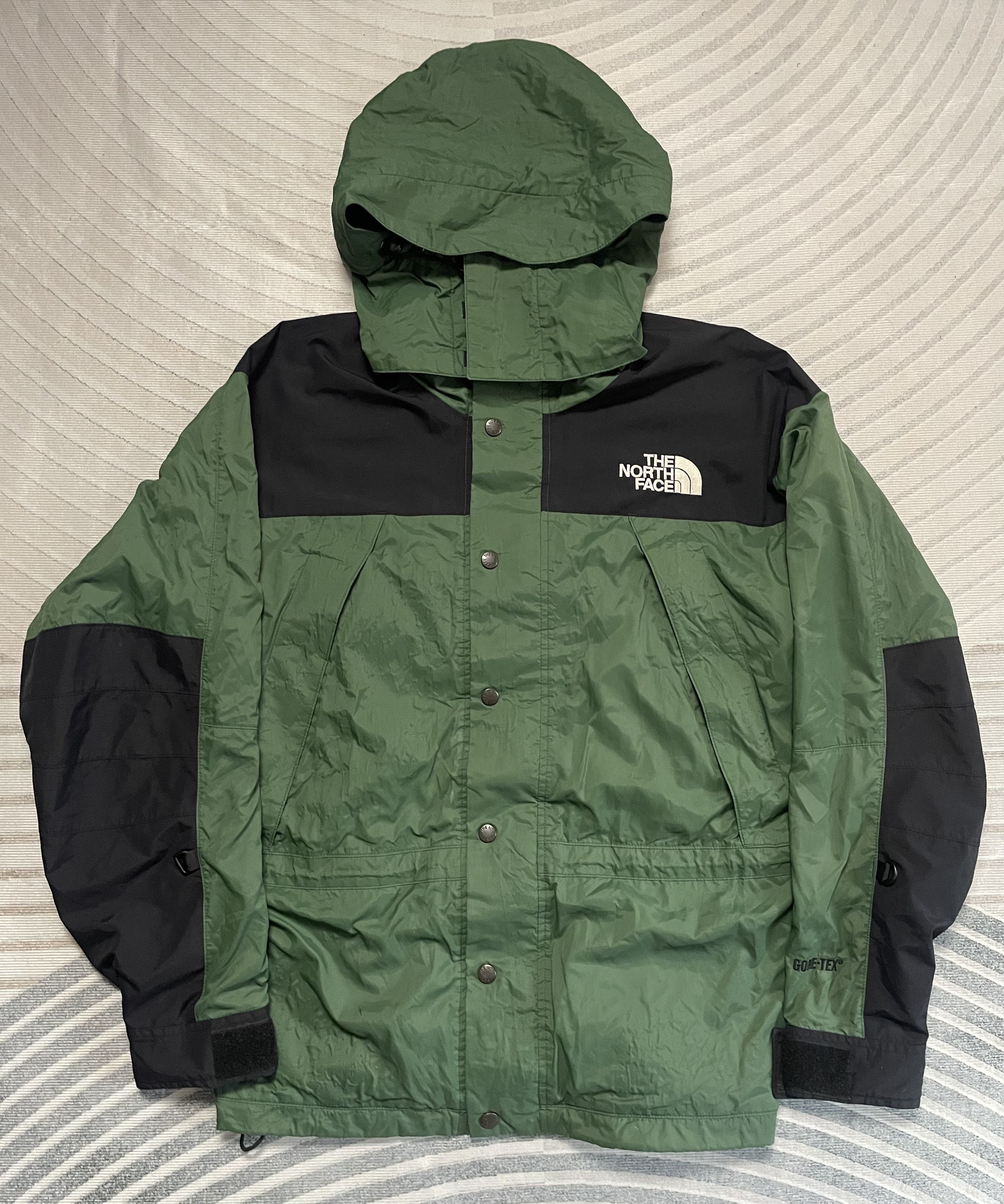 The North Face Vintage The North Face GTX 1990 Rain Jacket Large Size US L / EU 52-54 / 3 - 1 Thumbnail