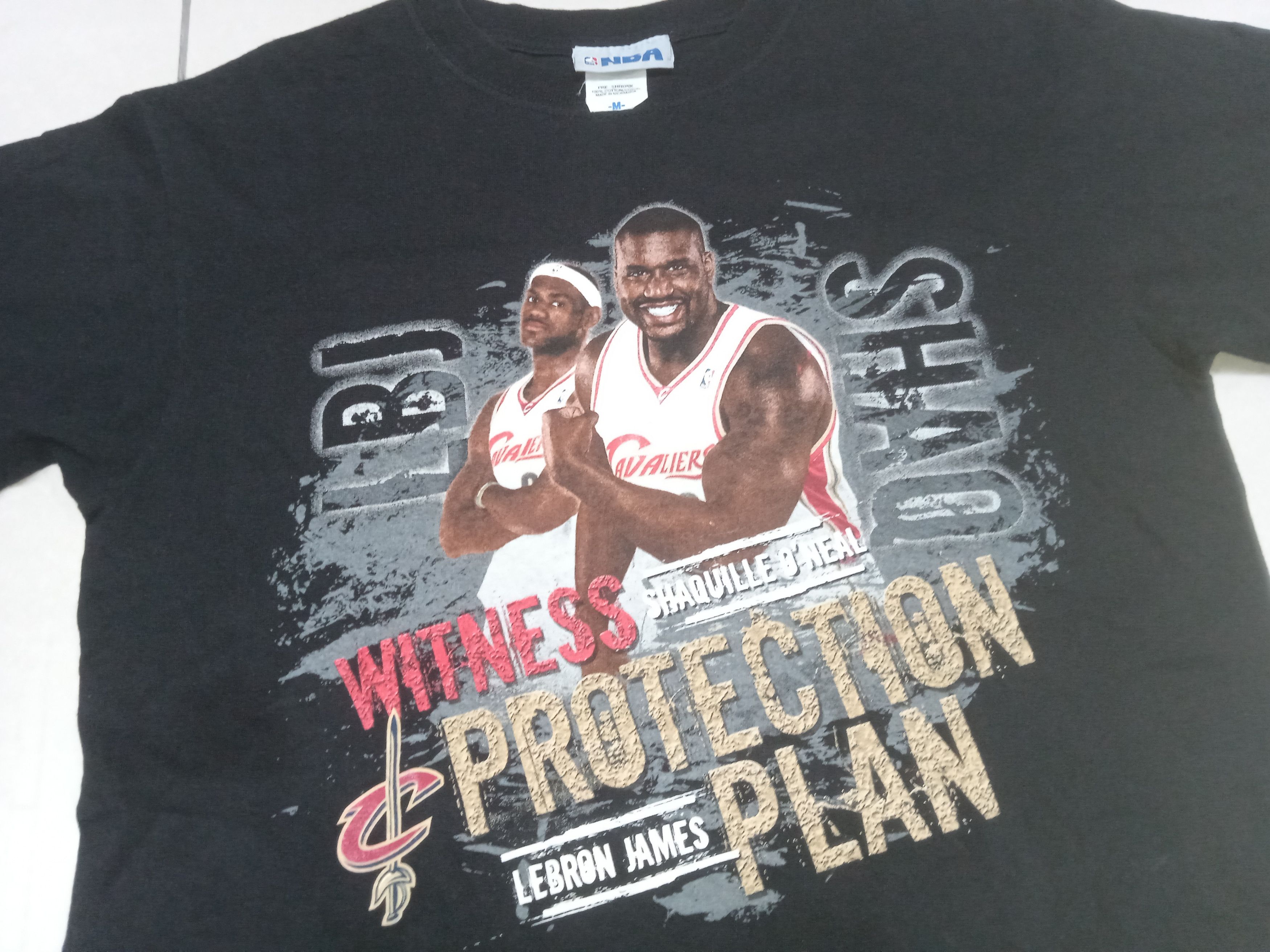 Vintage Vintage 00s LeBron James & Shaq Cleveland Cavs T Shirt Size US M / EU 48-50 / 2 - 3 Thumbnail