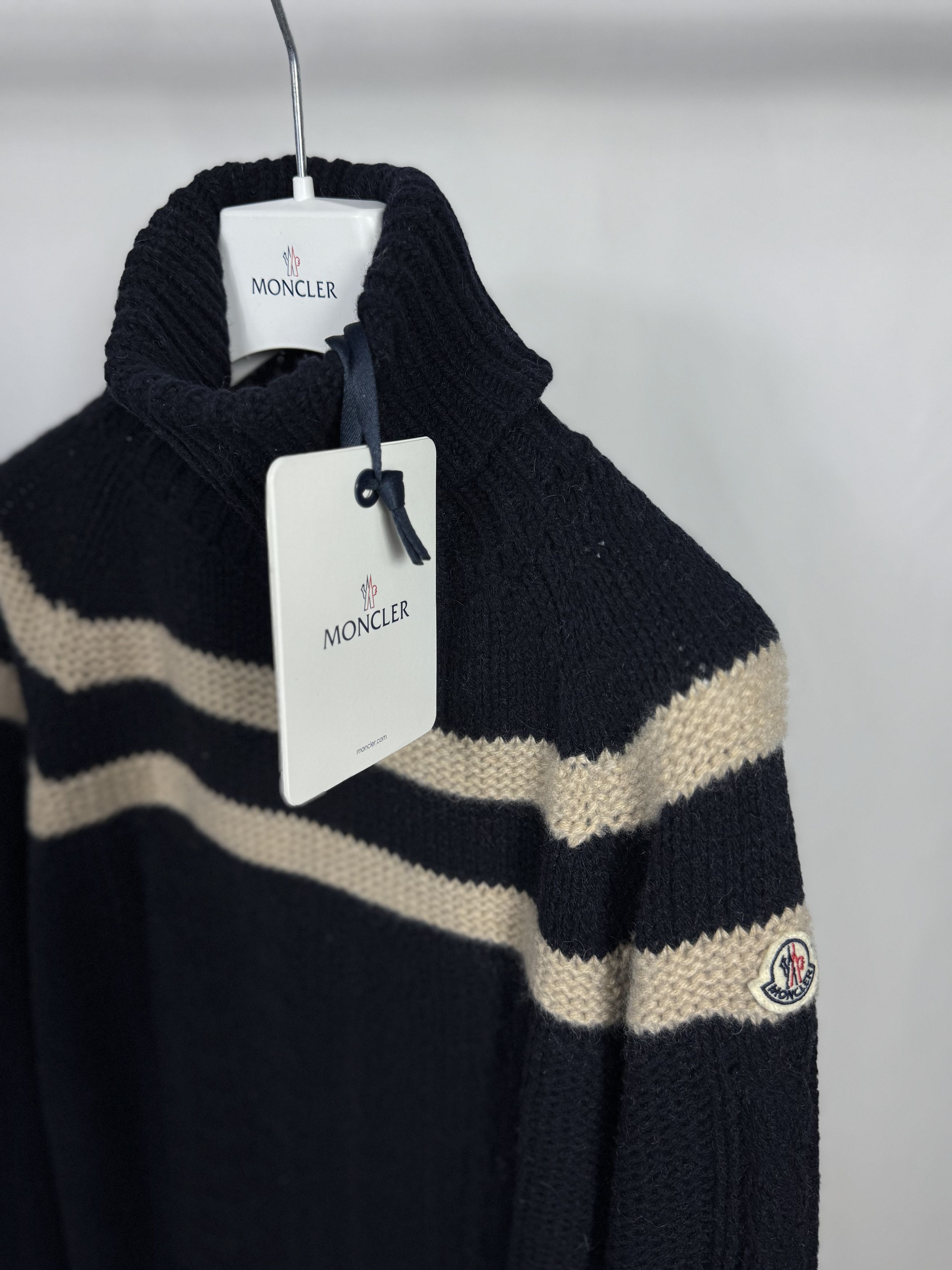 Moncler Moncler Wool Sweater Size L / US 10 / IT 46 - 2 Thumbnail